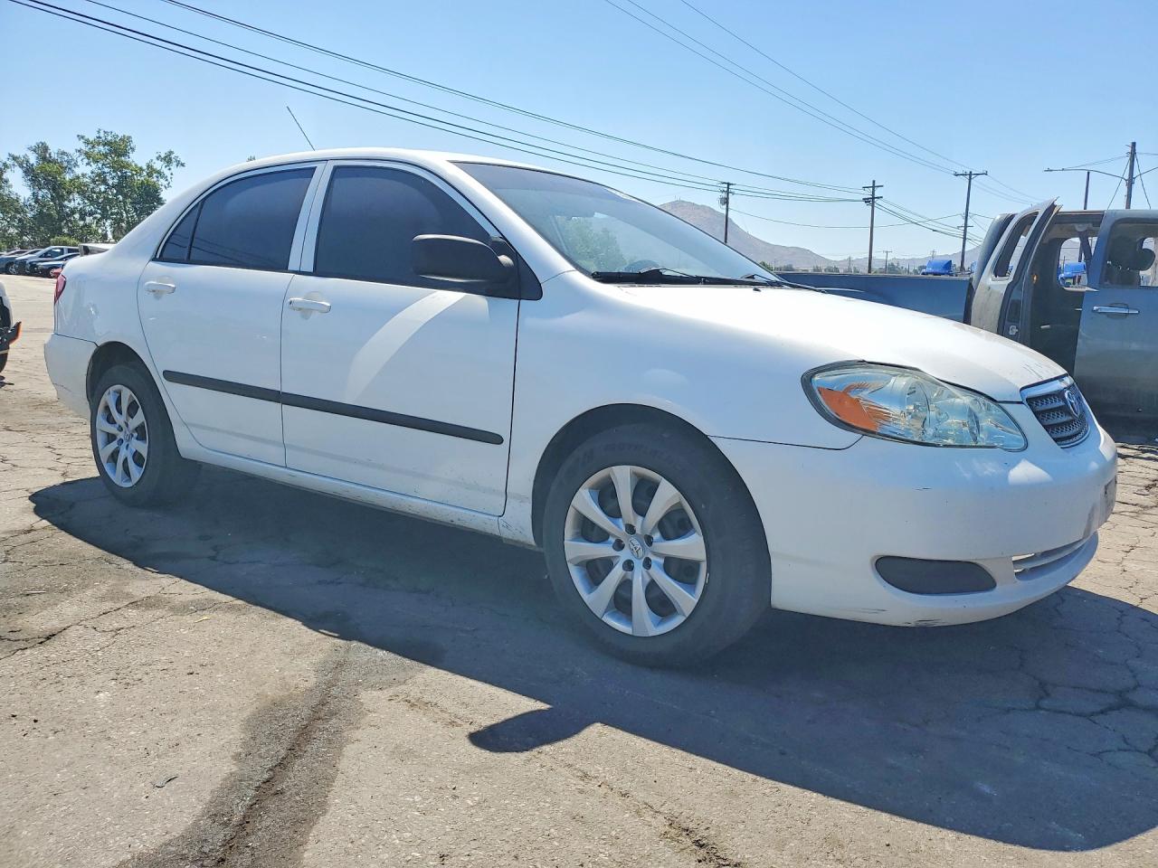 2005 Toyota Corolla Ce White vin: JTDBR32E552053944