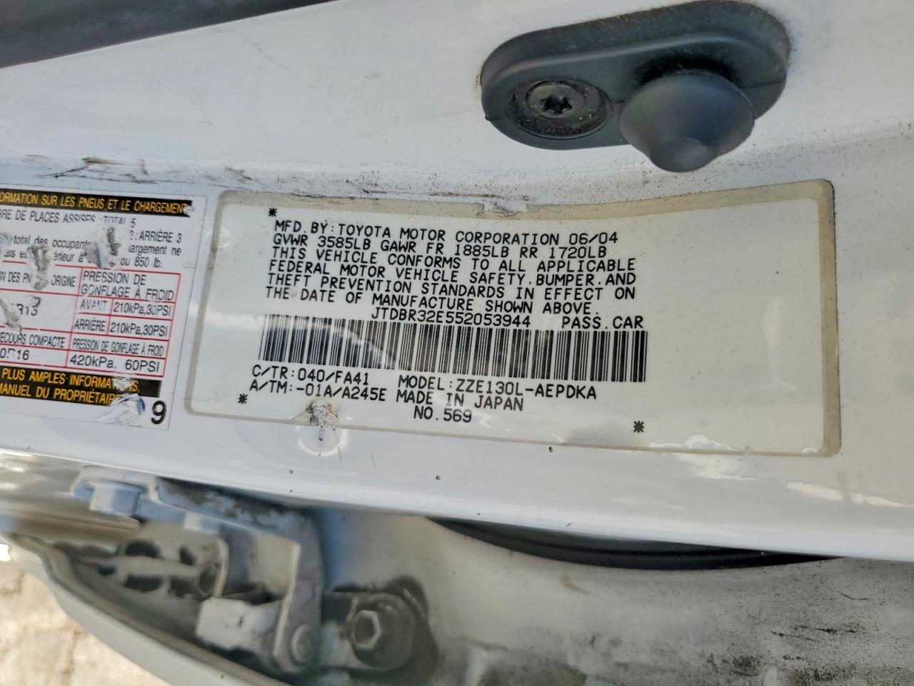 2005 Toyota Corolla Ce White vin: JTDBR32E552053944