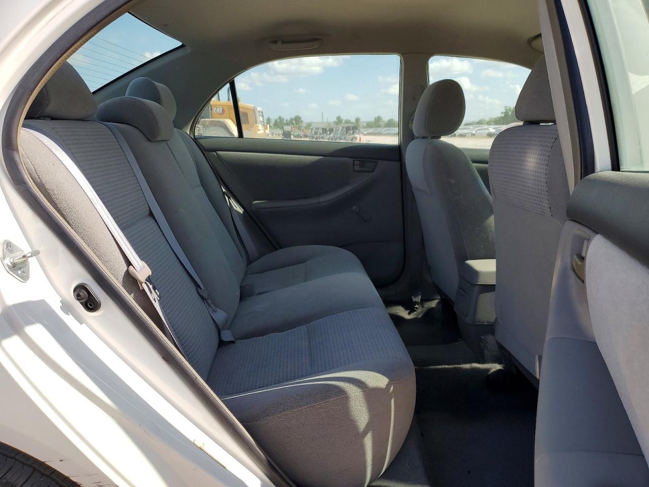2005 Toyota Corolla Ce White vin: JTDBR32E552056195