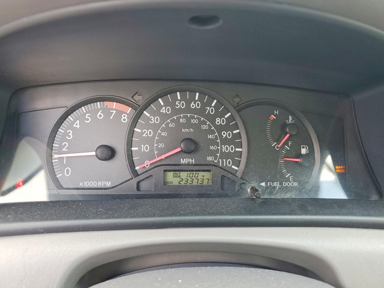 2005 Toyota Corolla Ce White vin: JTDBR32E552056195