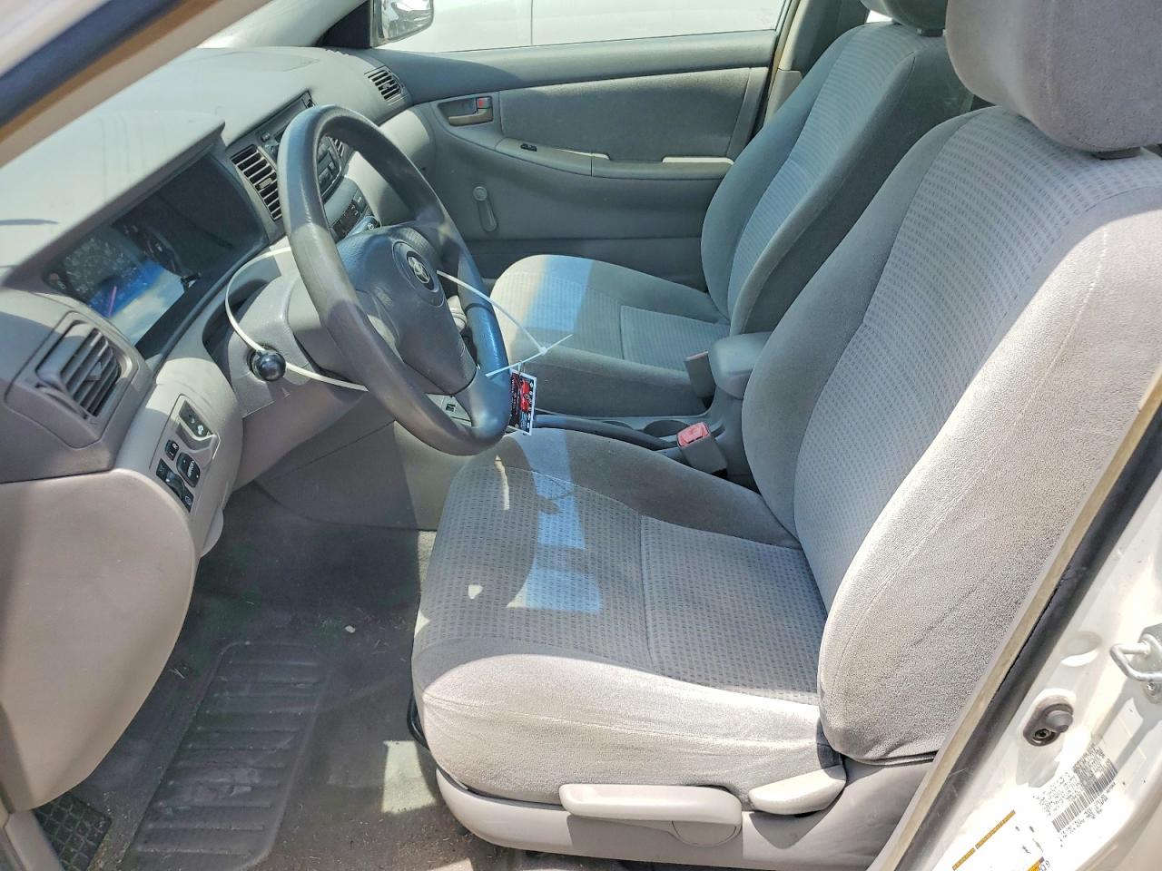 2005 Toyota Corolla Ce White vin: JTDBR32E552056195