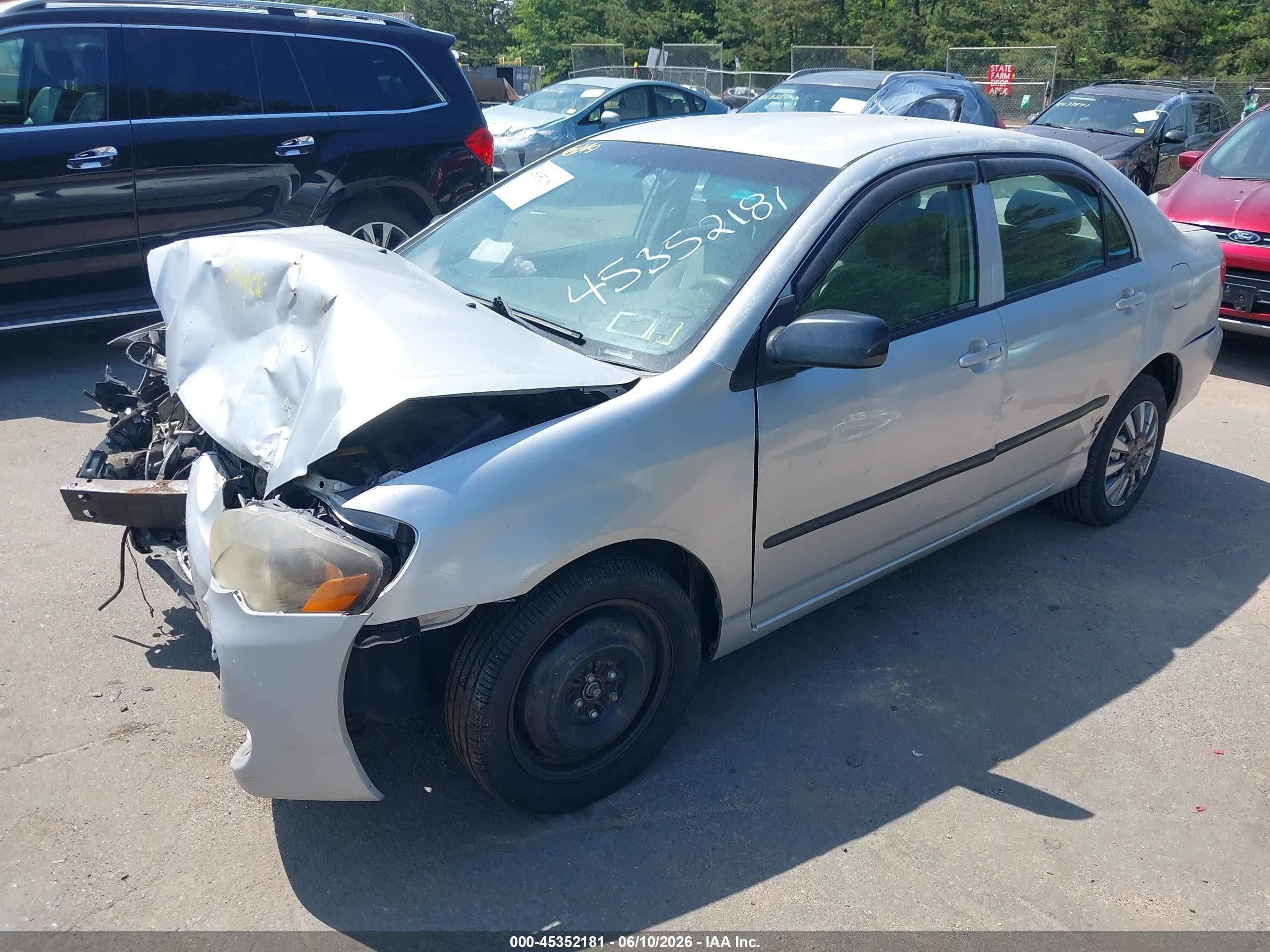 2005 Toyota Corolla Ce Silver vin: JTDBR32E552056939