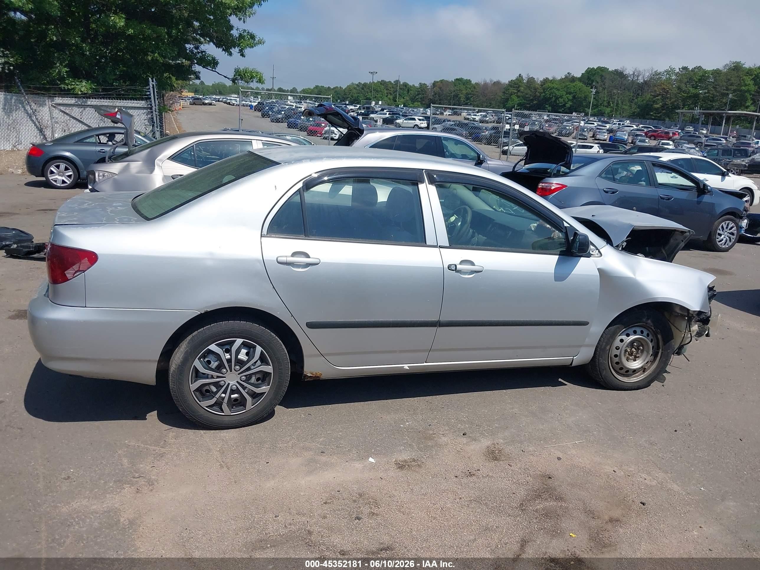 2005 Toyota Corolla Ce Silver vin: JTDBR32E552056939