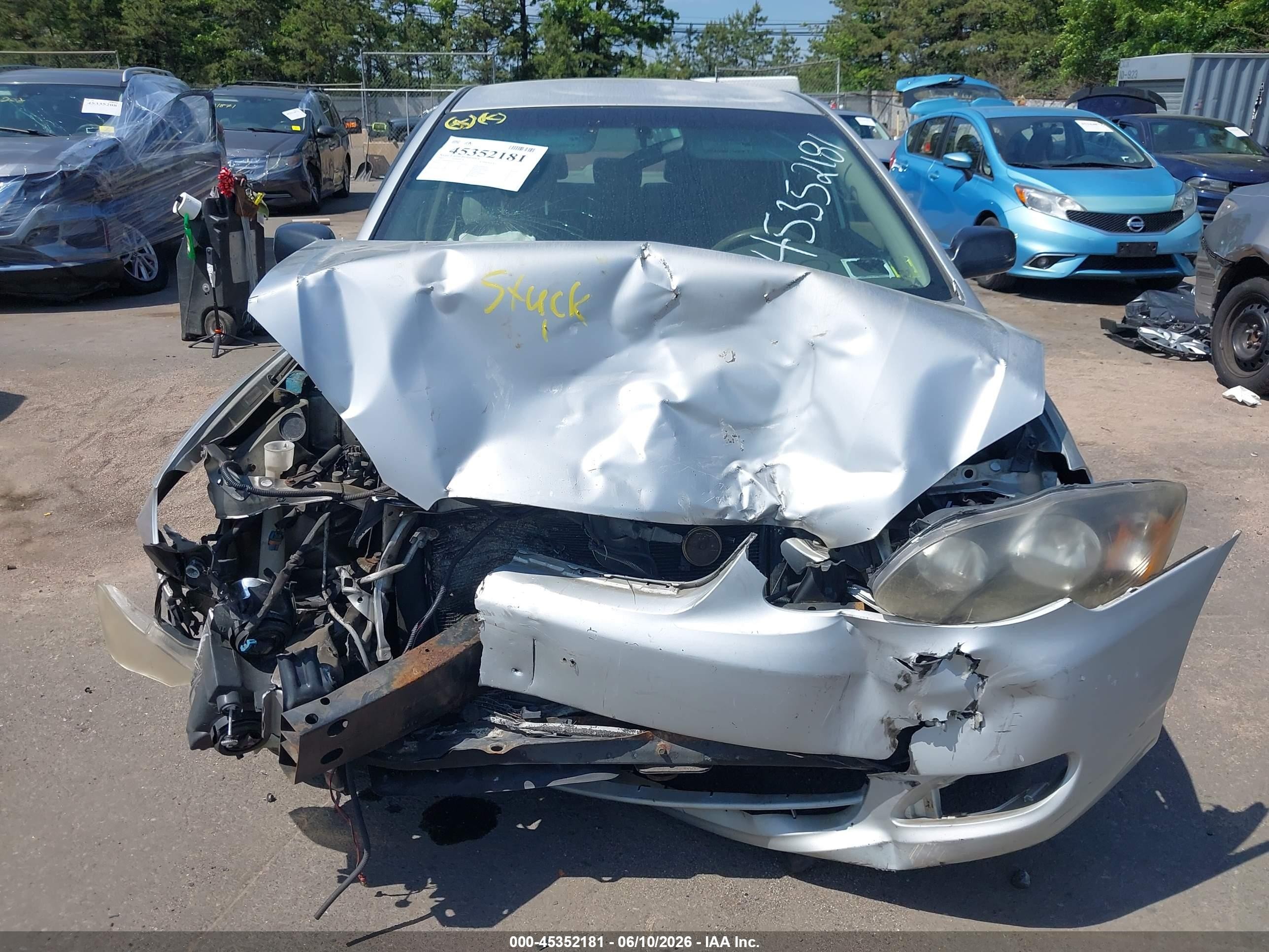 2005 Toyota Corolla Ce Silver vin: JTDBR32E552056939