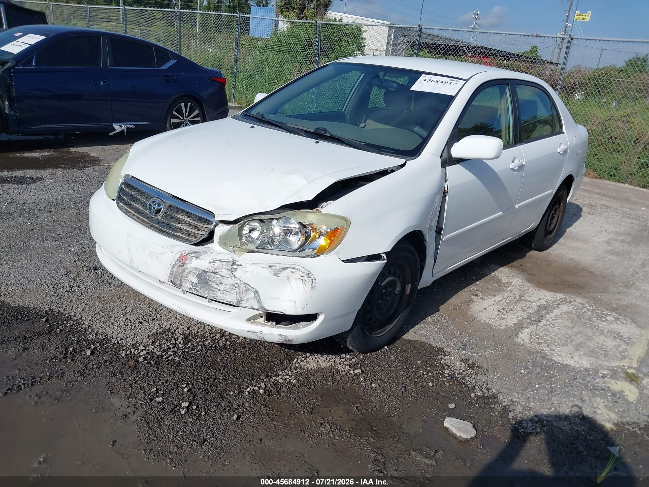 2005 Toyota Corolla Le White vin: JTDBR32E552058240