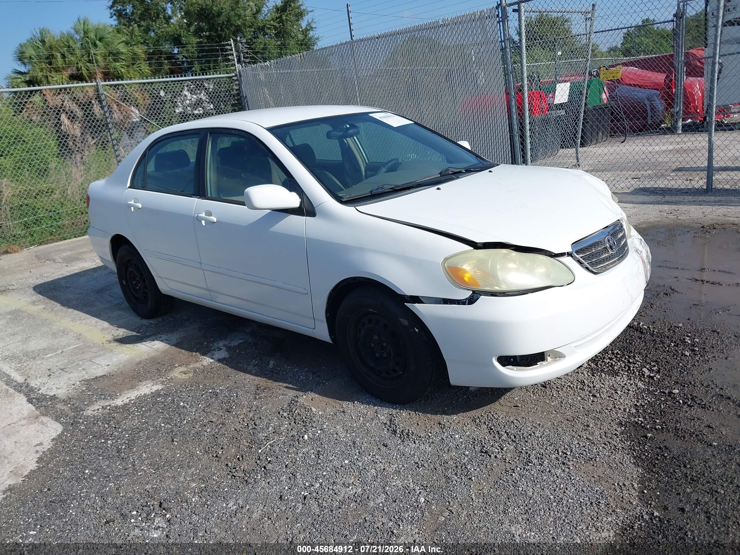 2005 Toyota Corolla Le White vin: JTDBR32E552058240