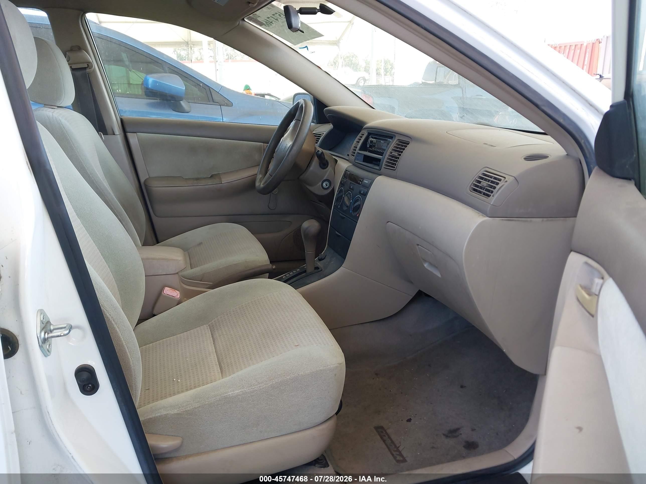 2005 Toyota Corolla Ce Белый vin: JTDBR32E552064782