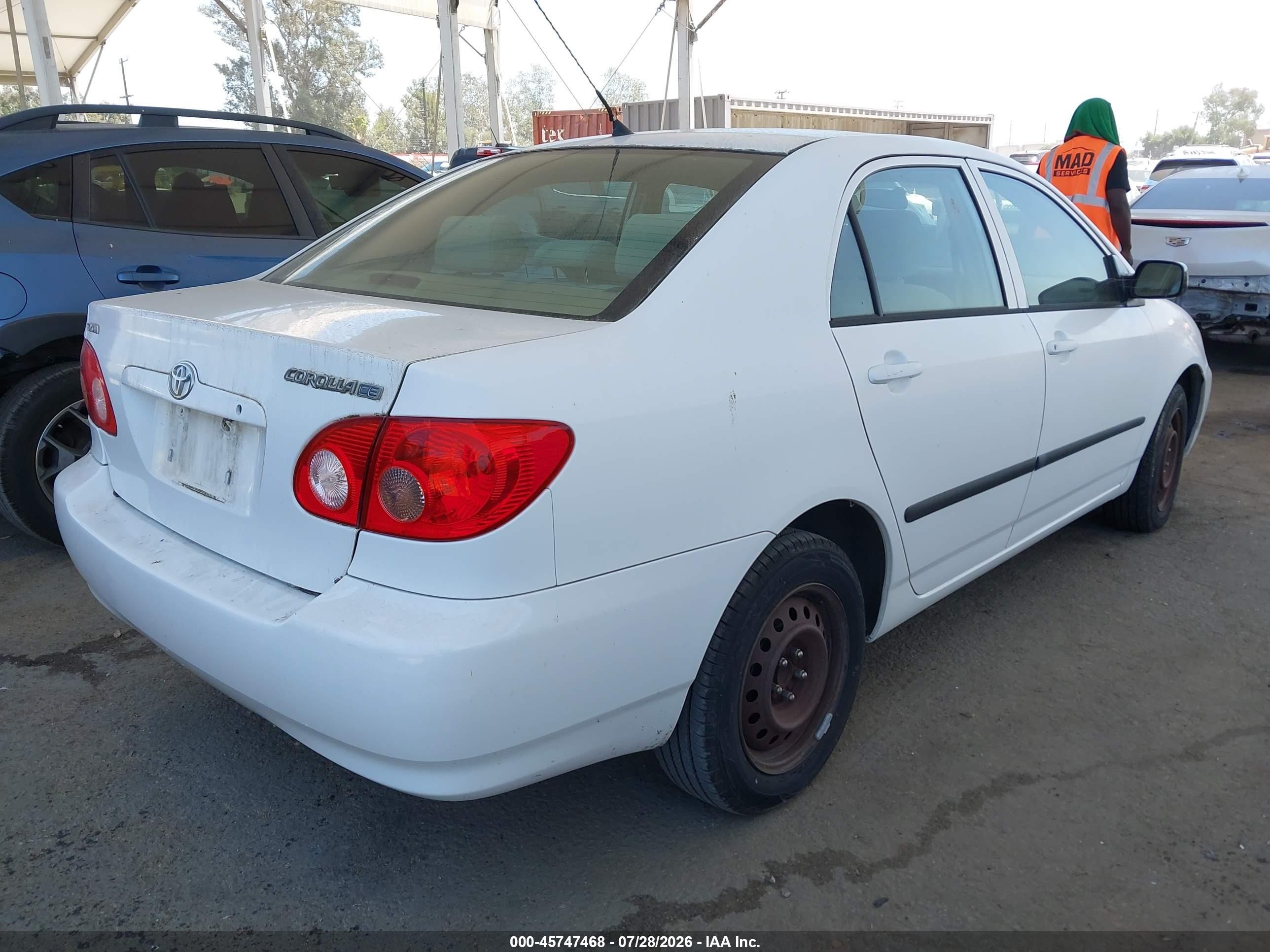 2005 Toyota Corolla Ce Белый vin: JTDBR32E552064782