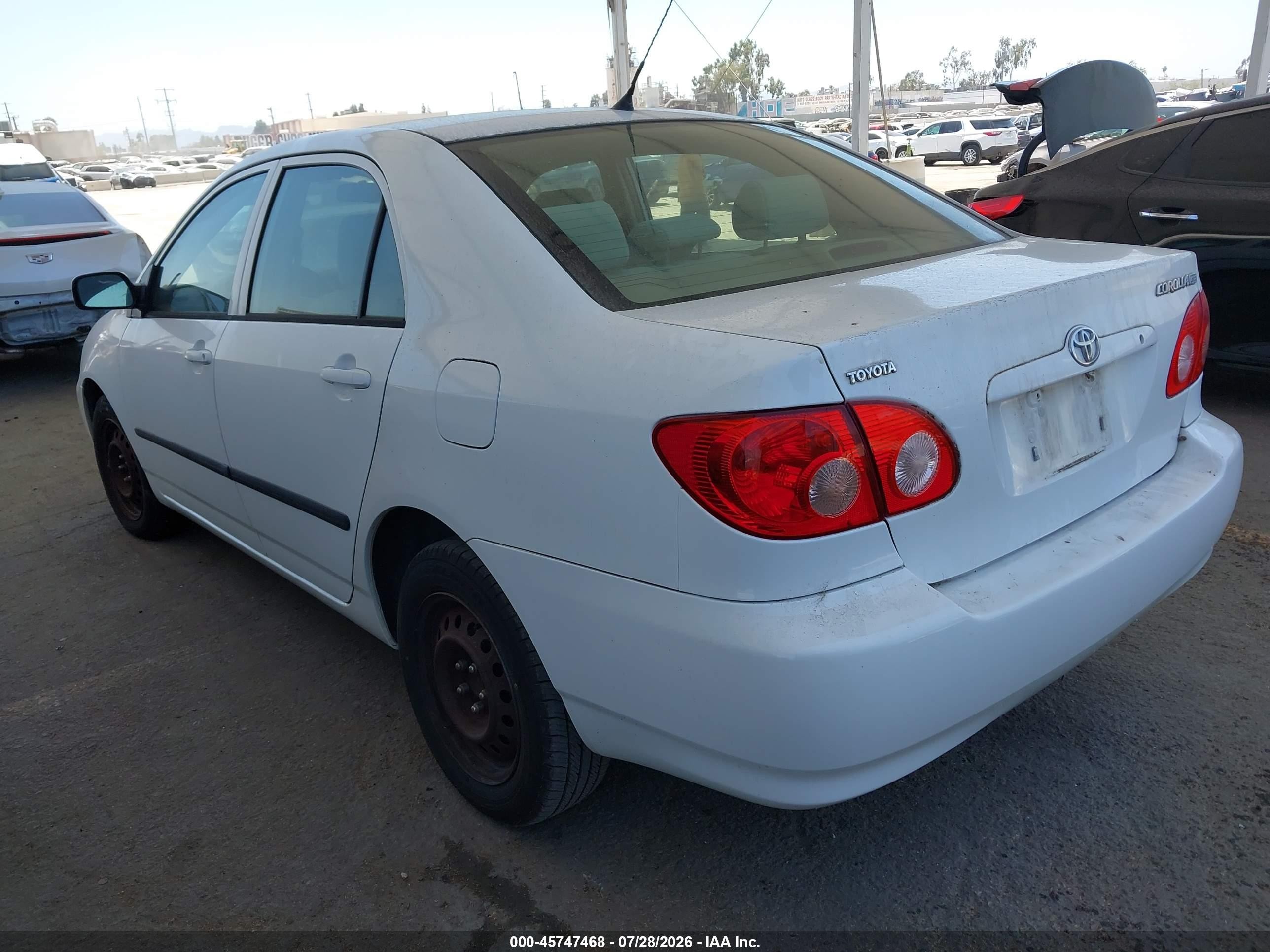 2005 Toyota Corolla Ce Белый vin: JTDBR32E552064782