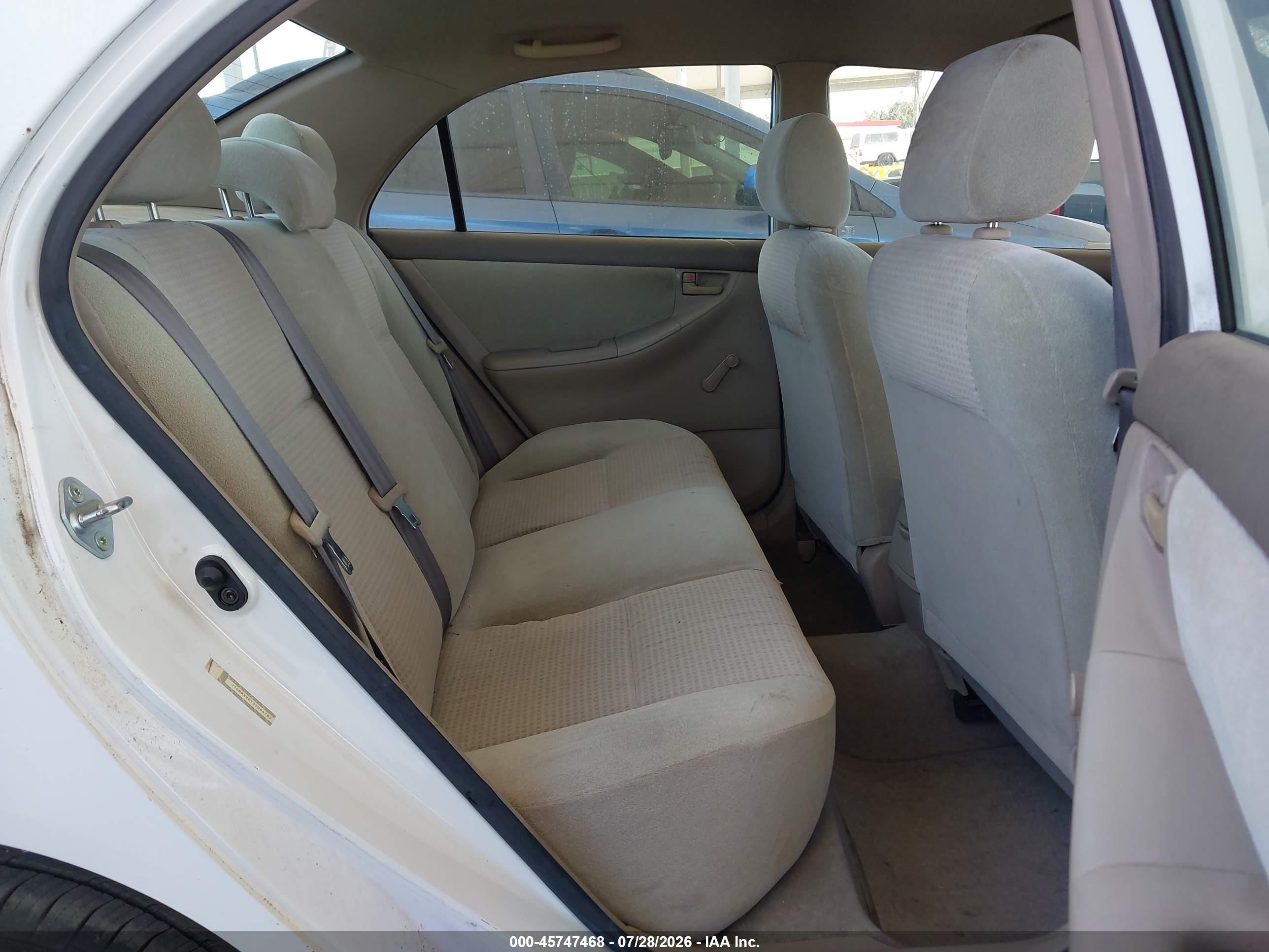 2005 Toyota Corolla Ce Белый vin: JTDBR32E552064782