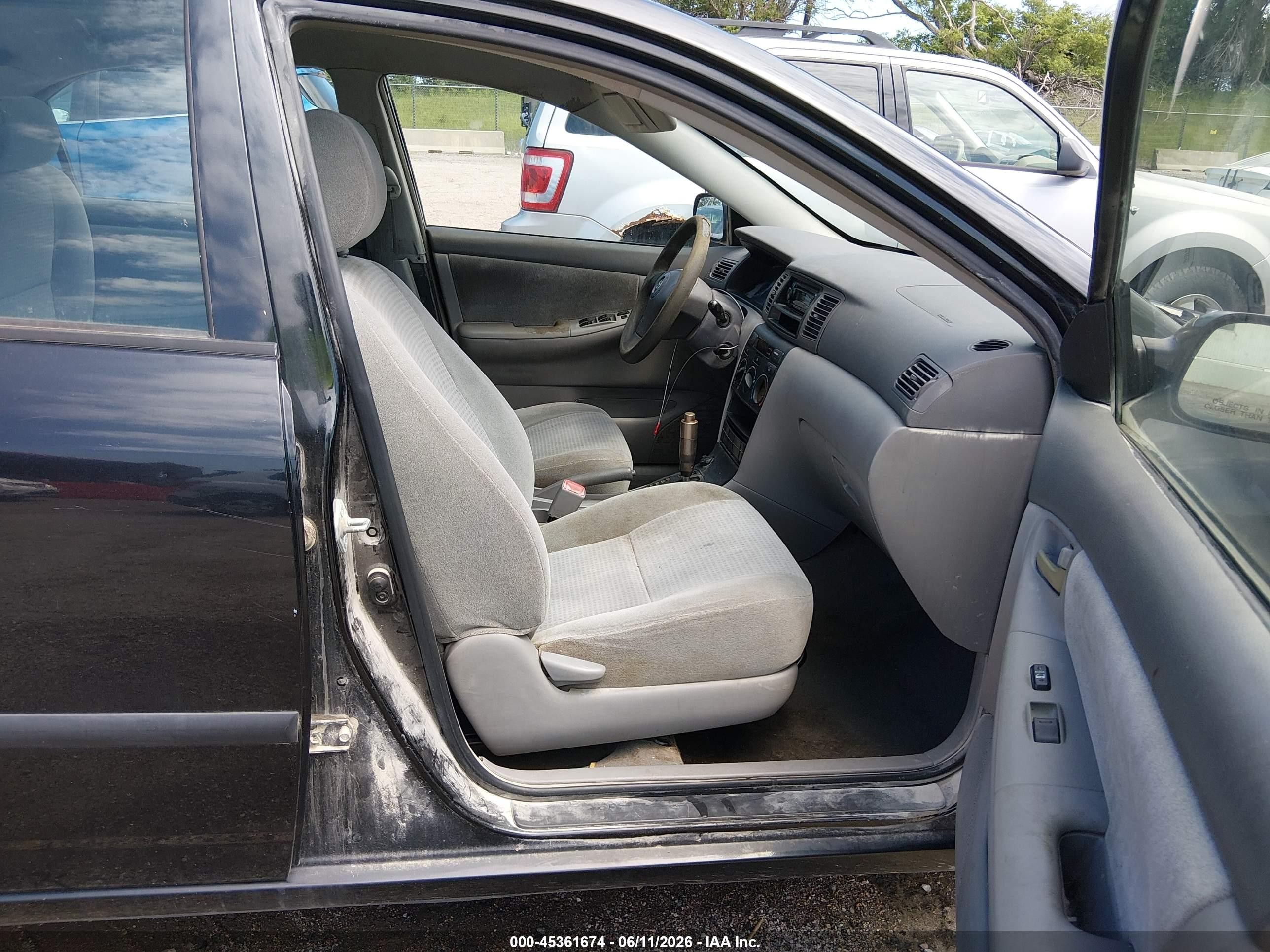 2005 Toyota Corolla Ce/le Black vin: JTDBR32E552065656