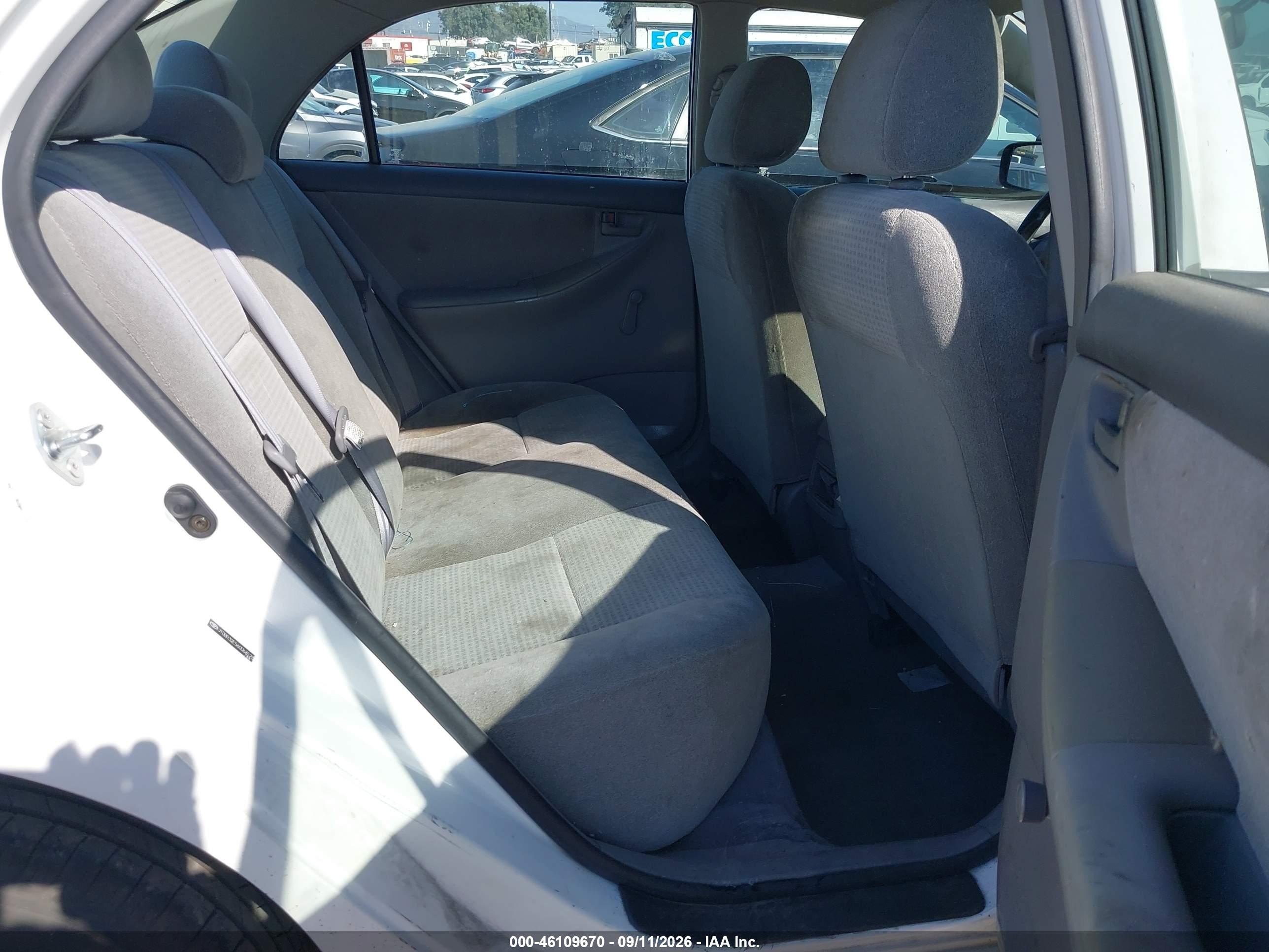 2006 Toyota Corolla Ce Белый vin: JTDBR32E560068523