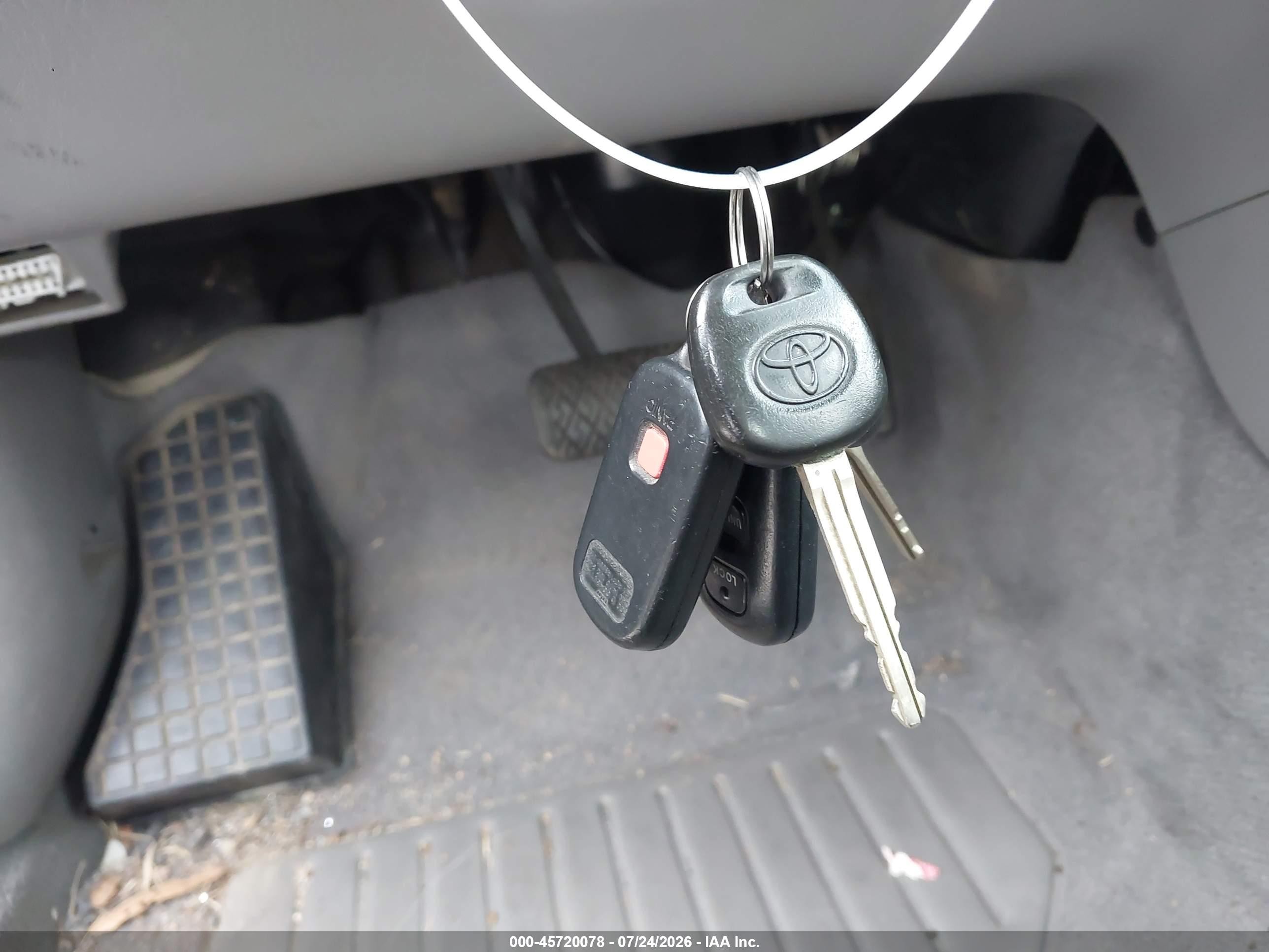 2006 Toyota Corolla Le Серебряный vin: JTDBR32E560078338