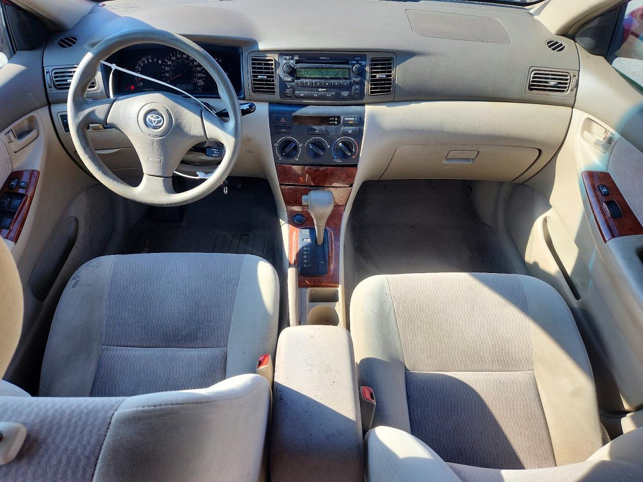 2007 Toyota Corolla Le Red vin: JTDBR32E570126874