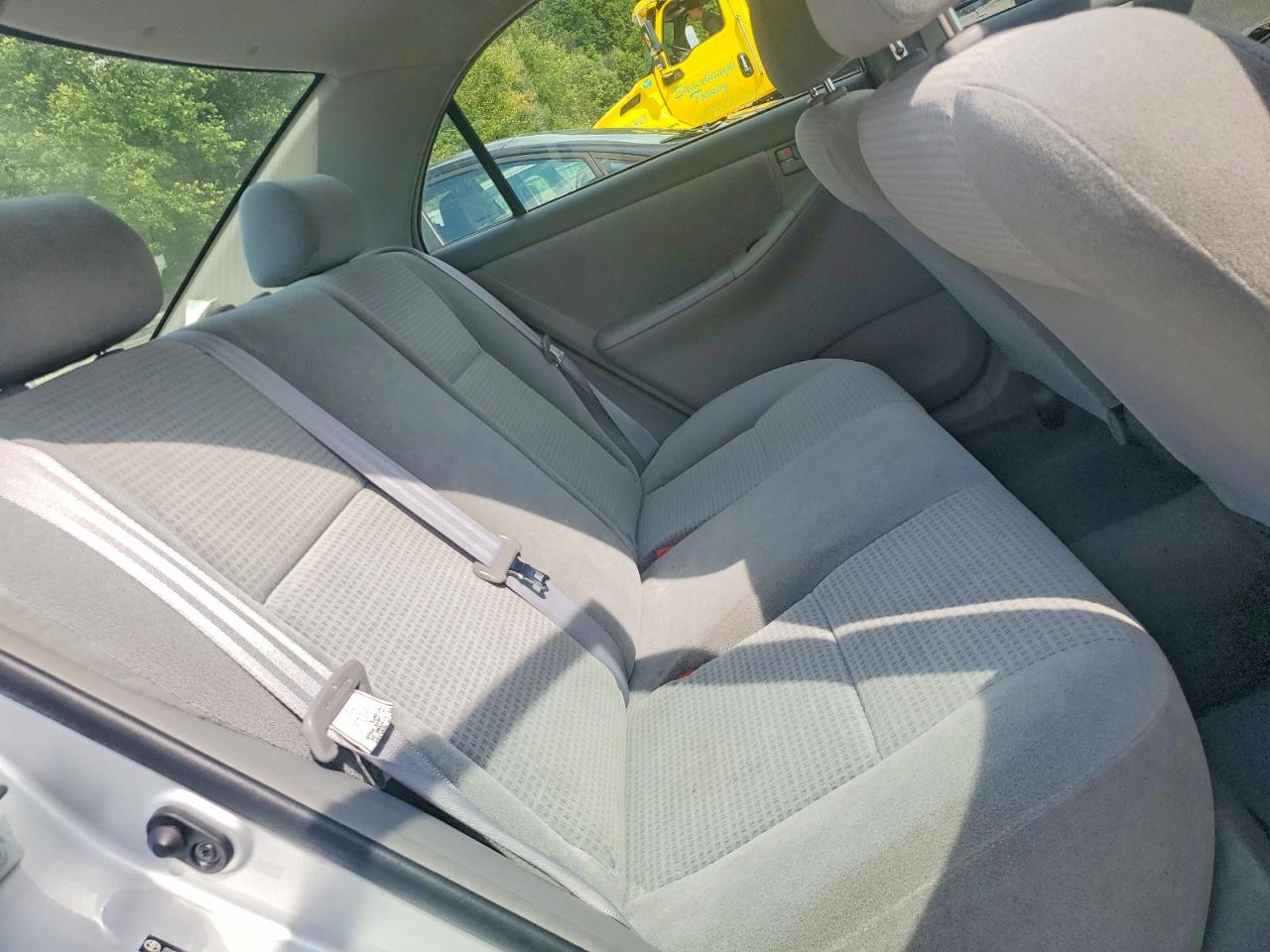 2007 Toyota Corolla Ce Silver vin: JTDBR32E570136935