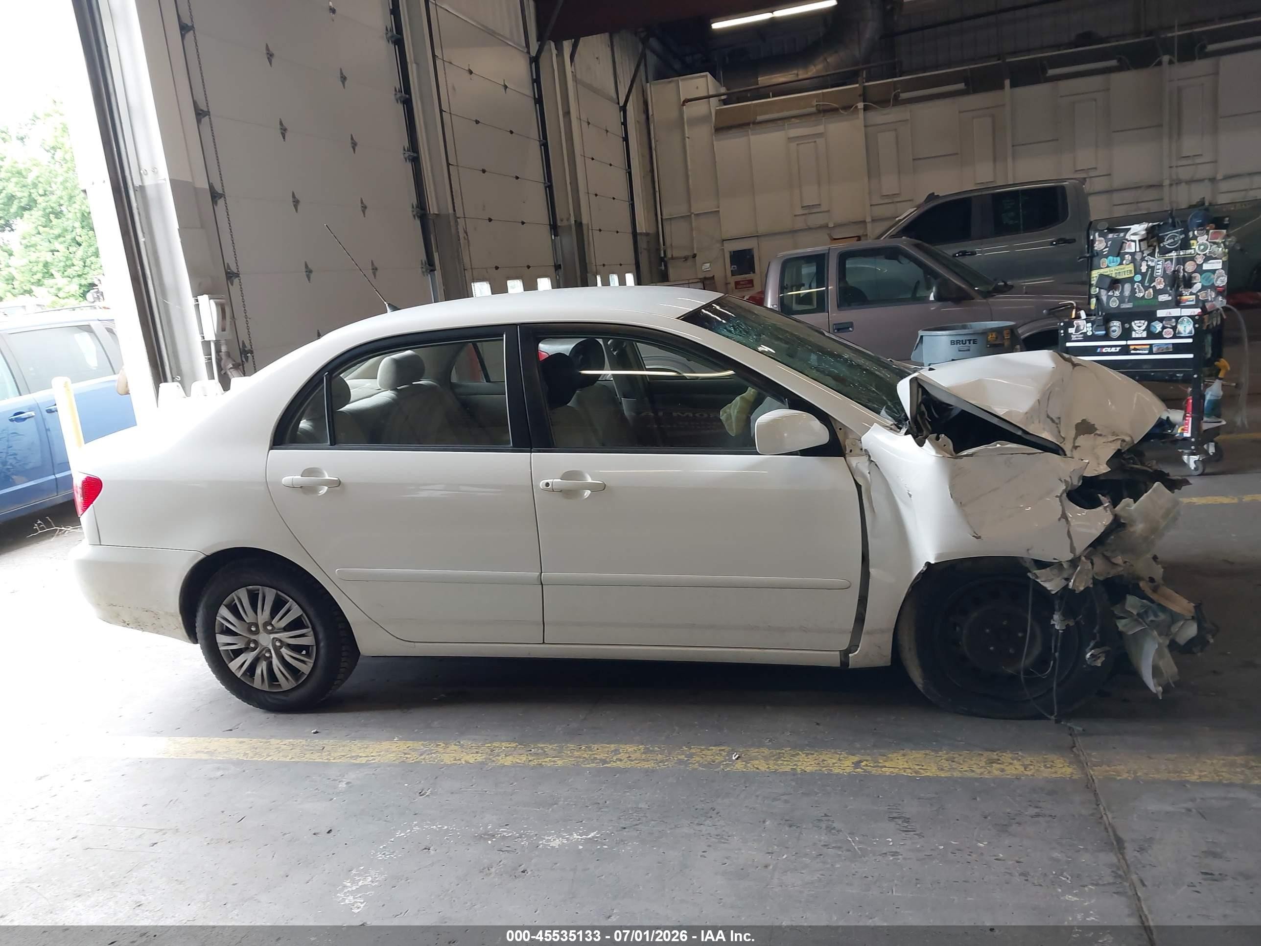 2003 Toyota Corolla Le White vin: JTDBR32E630013350