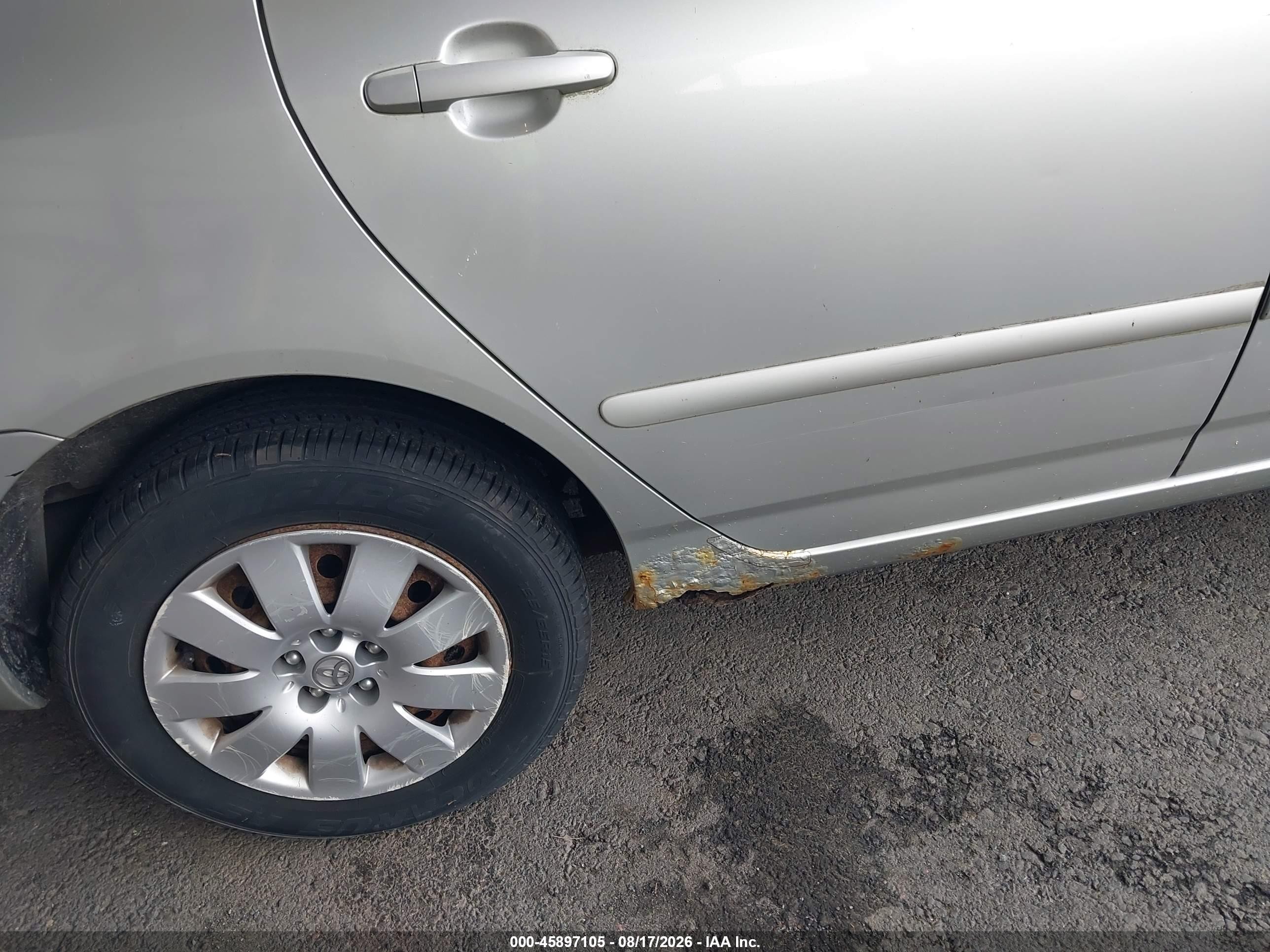 2003 Toyota Corolla Le Silver vin: JTDBR32E630013445