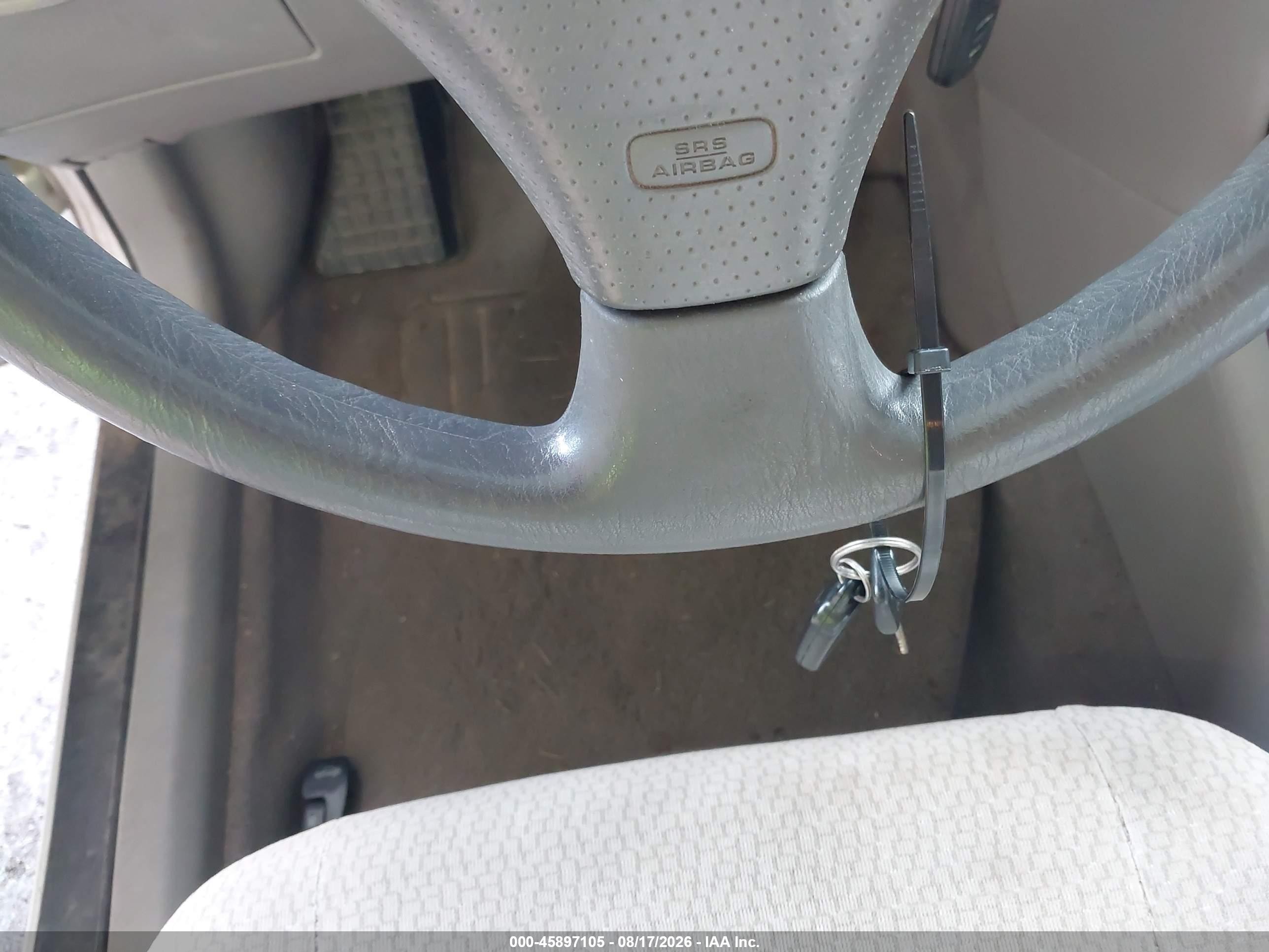 2003 Toyota Corolla Le Silver vin: JTDBR32E630013445