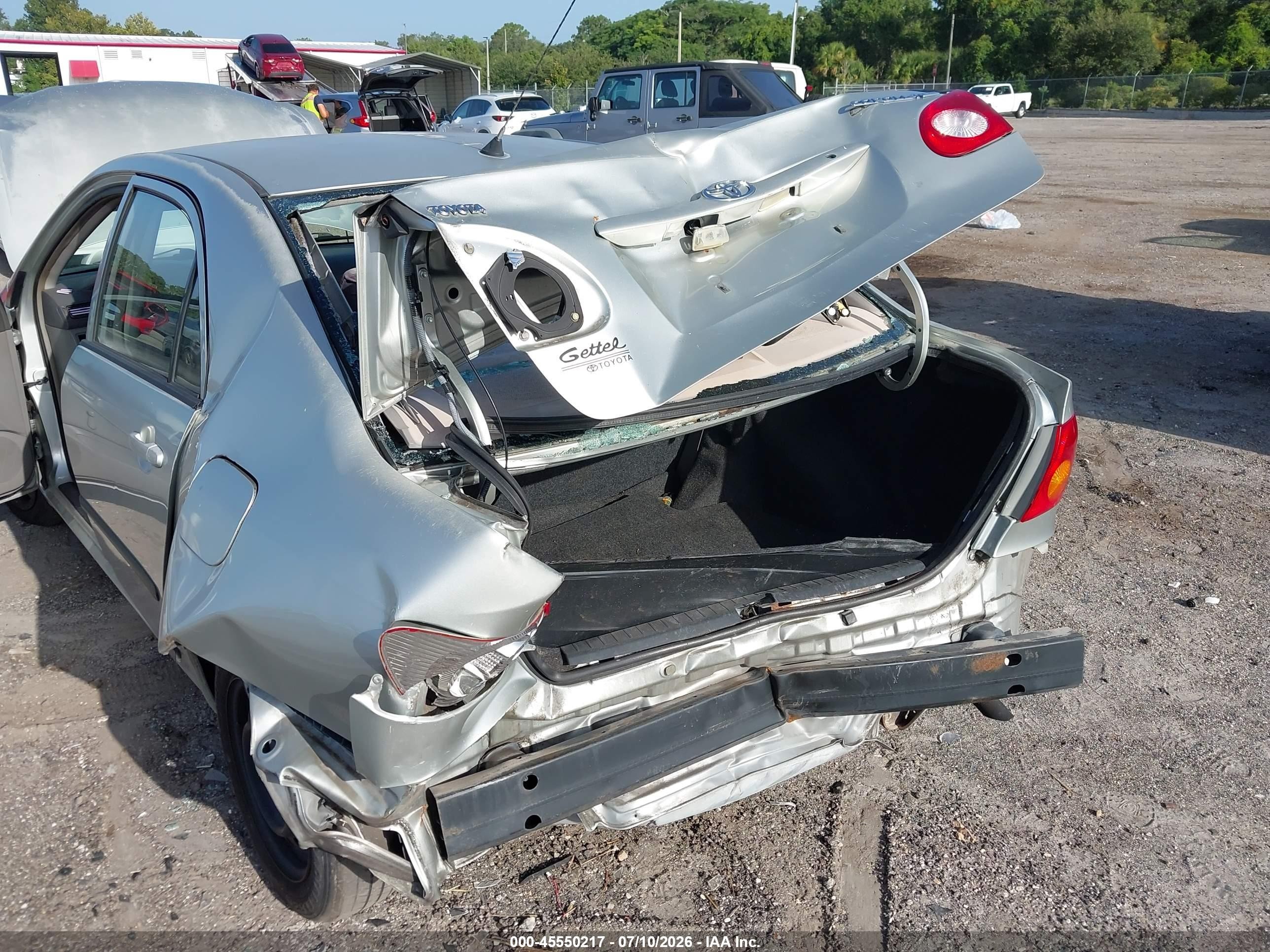 2003 Toyota Corolla Ce Серебряный vin: JTDBR32E632001798