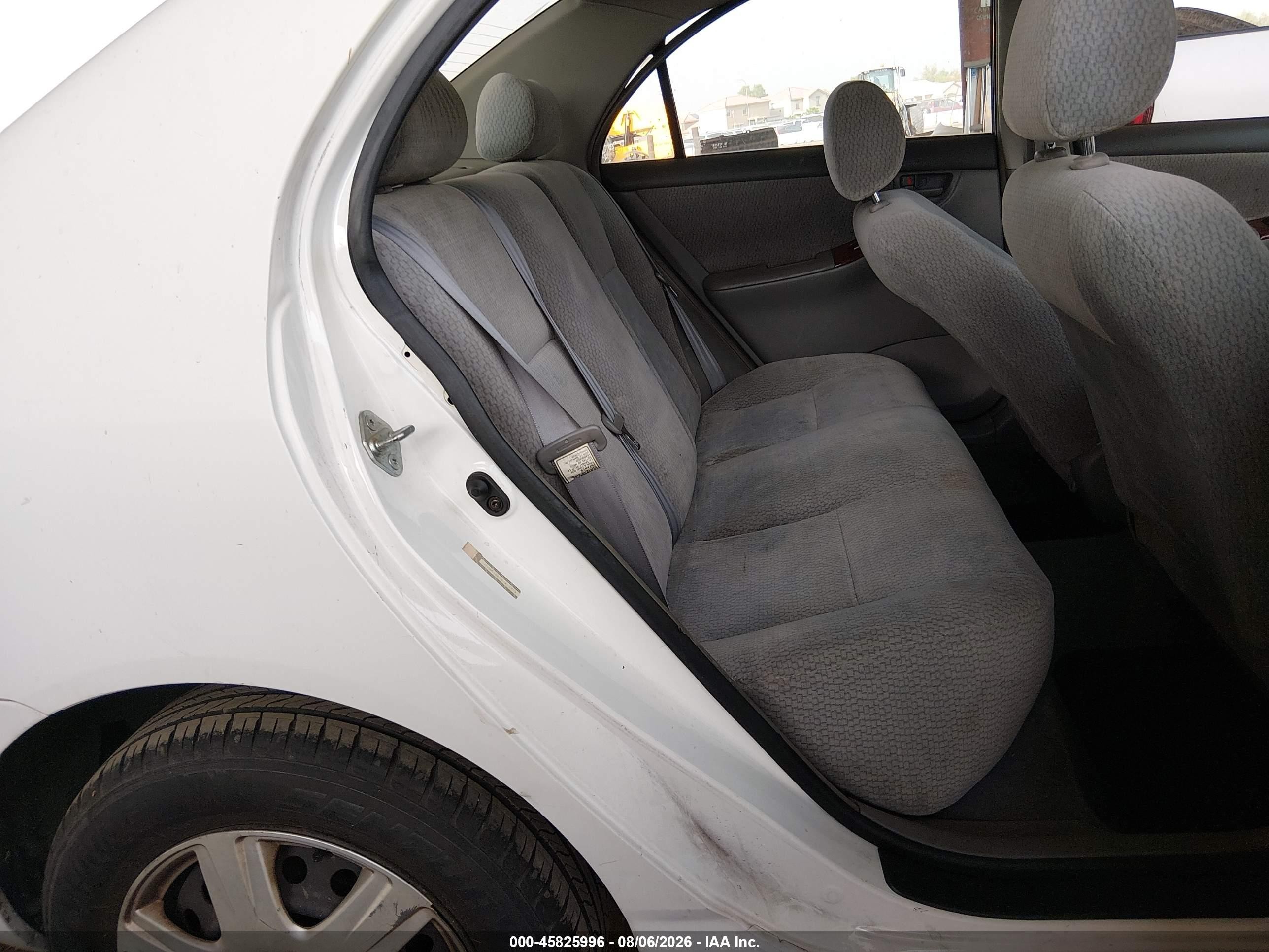 2003 Toyota Corolla Le White vin: JTDBR32E632012333