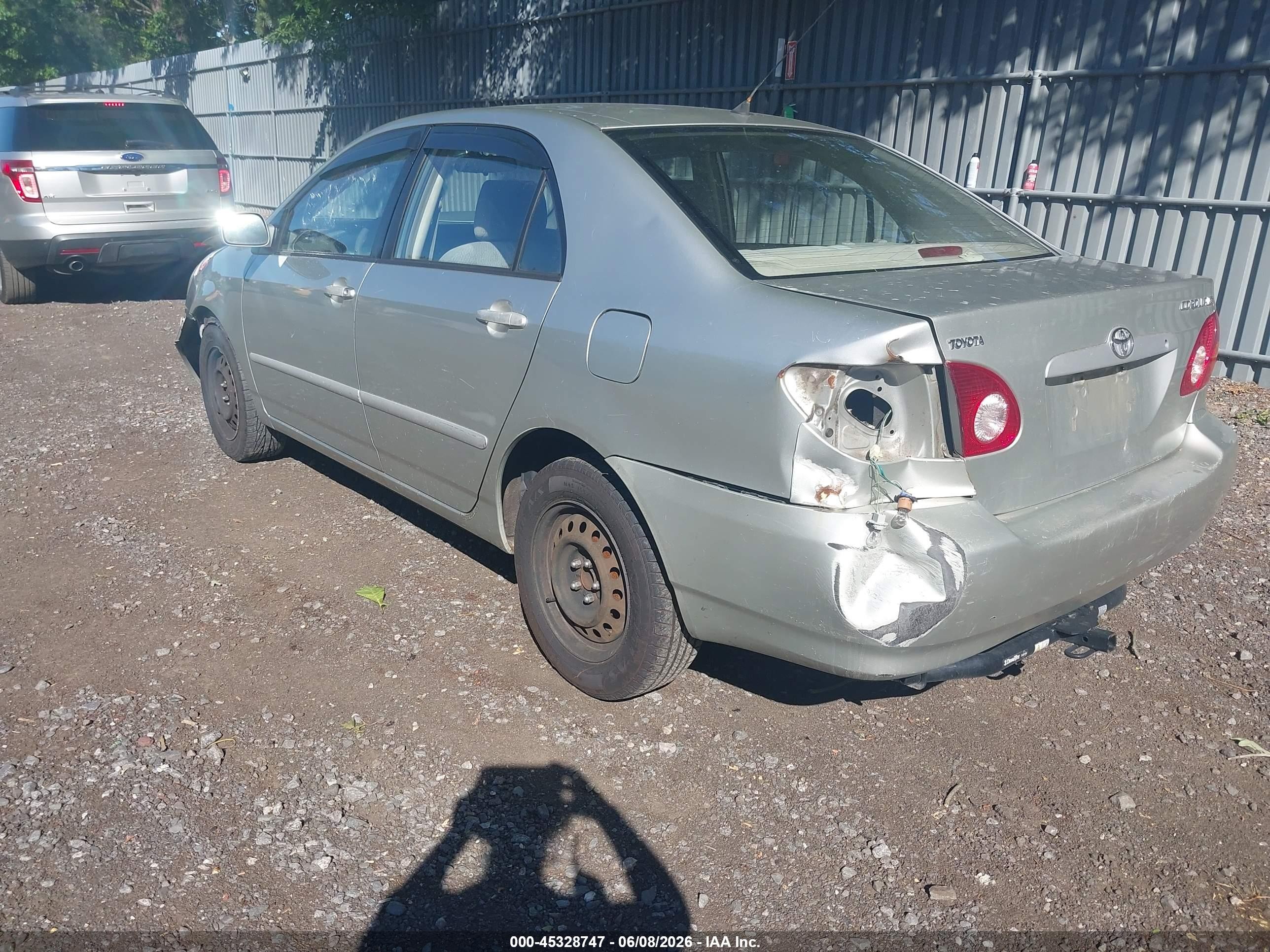 2004 Toyota Corolla Le Silver vin: JTDBR32E642019073