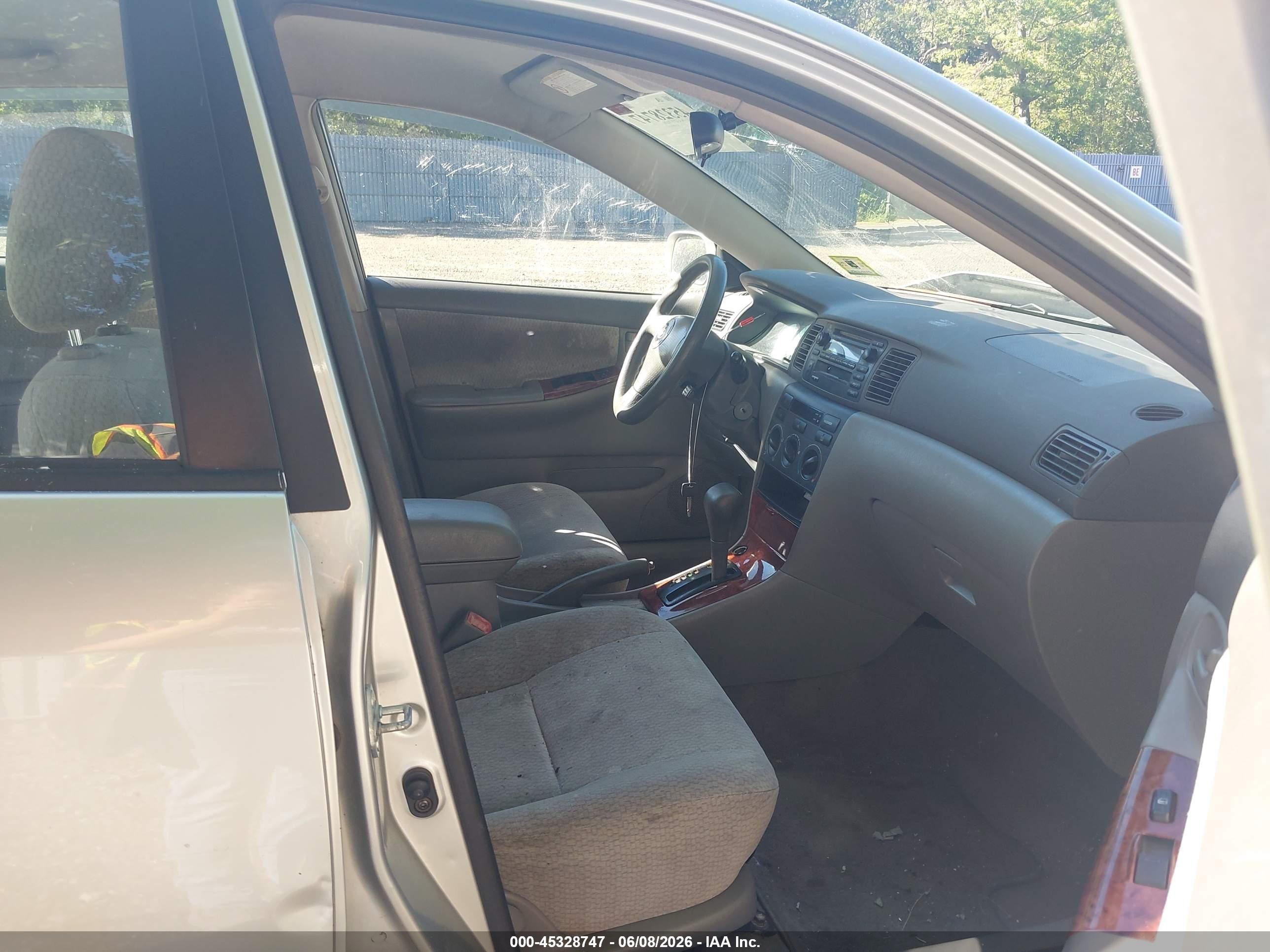 2004 Toyota Corolla Le Silver vin: JTDBR32E642019073
