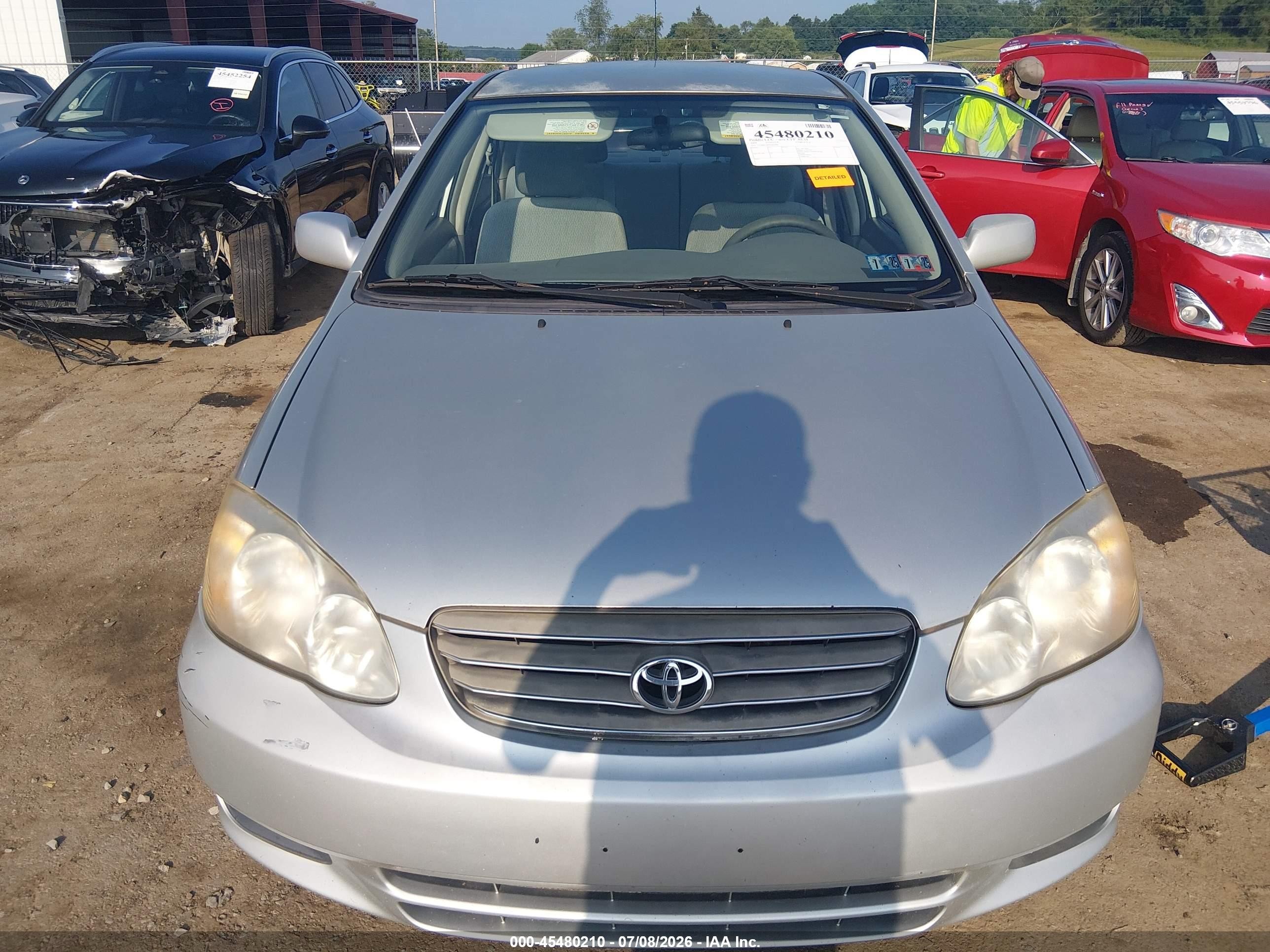 2004 Toyota Corolla Le Silver vin: JTDBR32E642019087