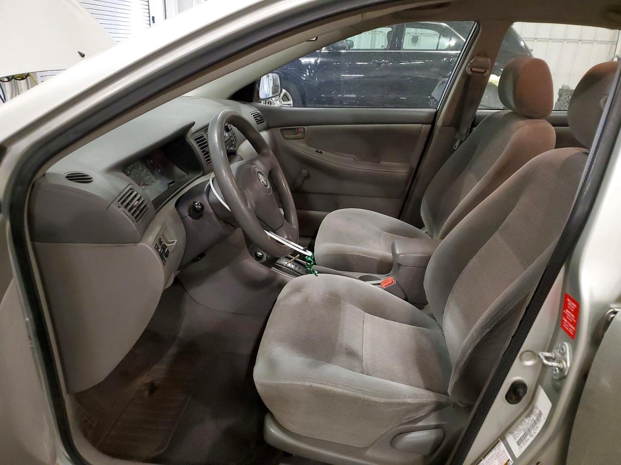 2004 Toyota Corolla Silver vin: JTDBR32E642036326