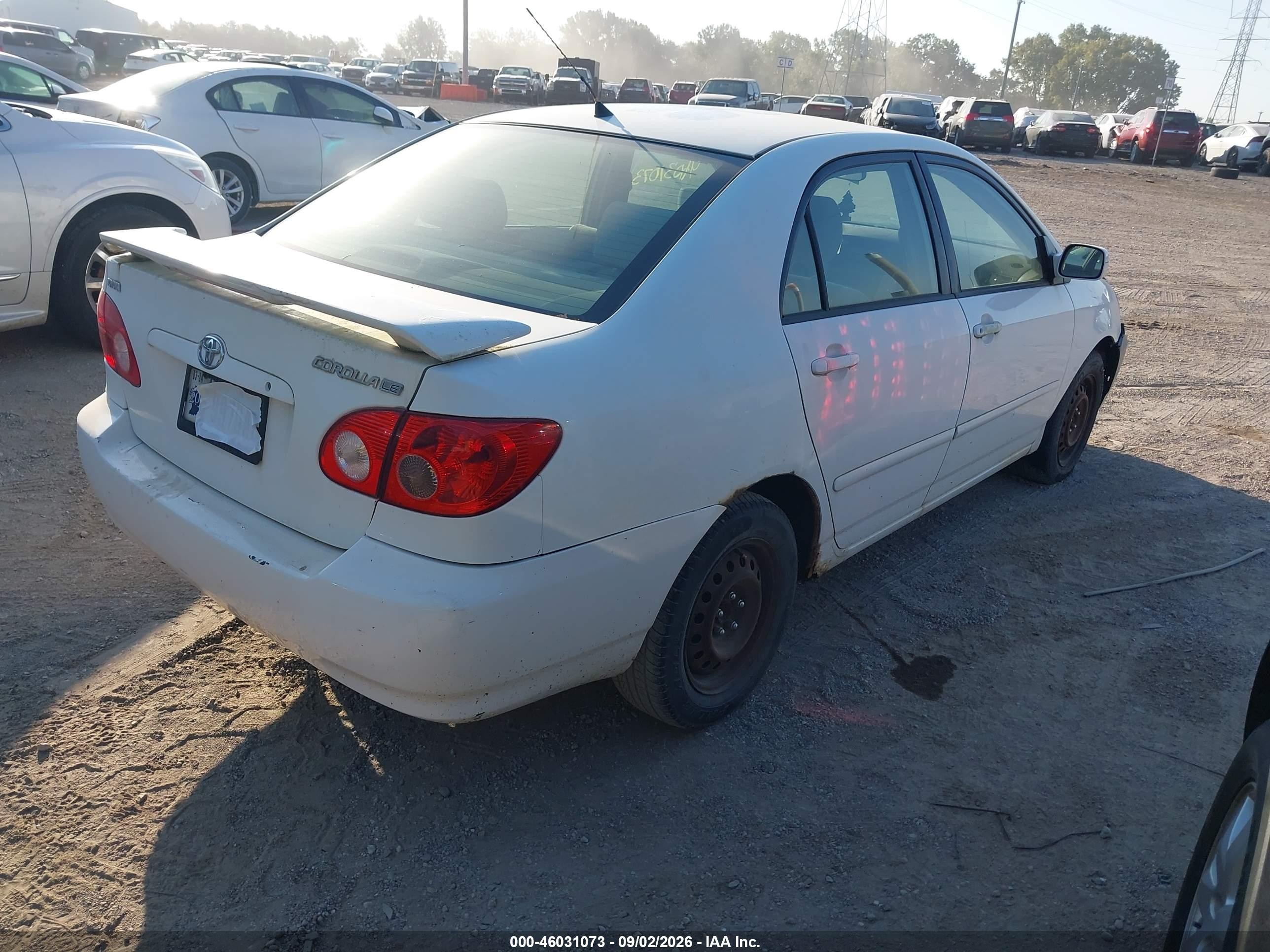 2005 Toyota Corolla Le White vin: JTDBR32E652050115