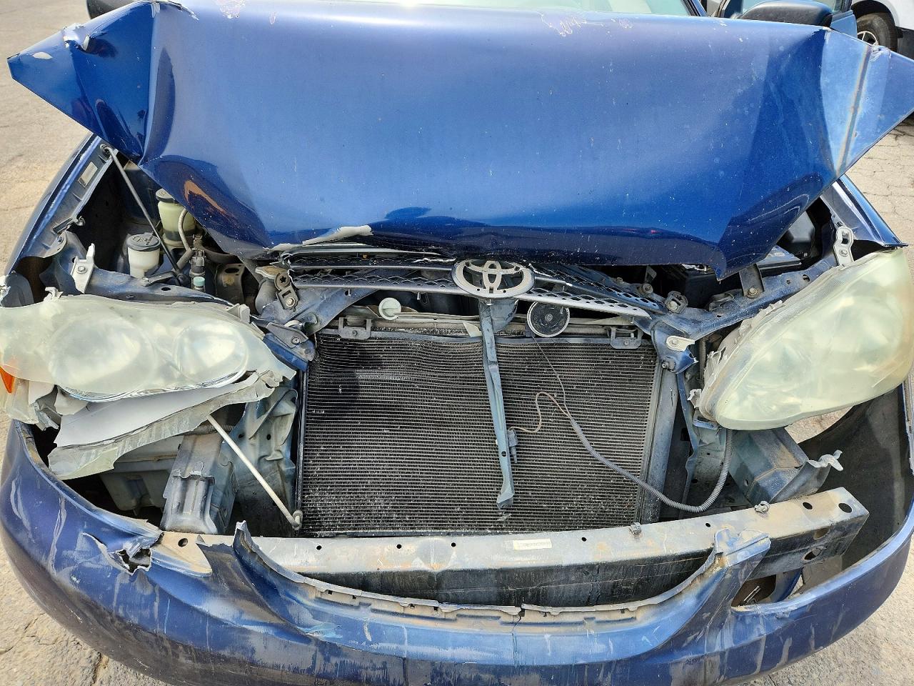 2005 Toyota Corolla Ce Blue vin: JTDBR32E652059705