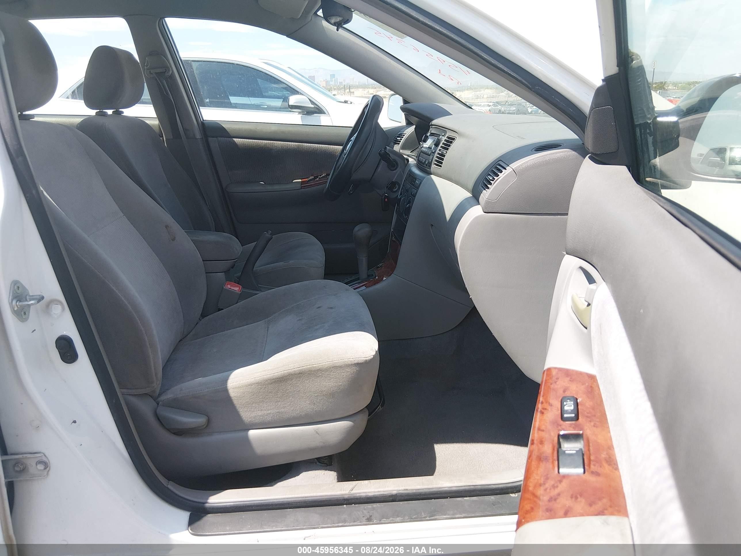 2005 Toyota Corolla Le Белый vin: JTDBR32E652063656