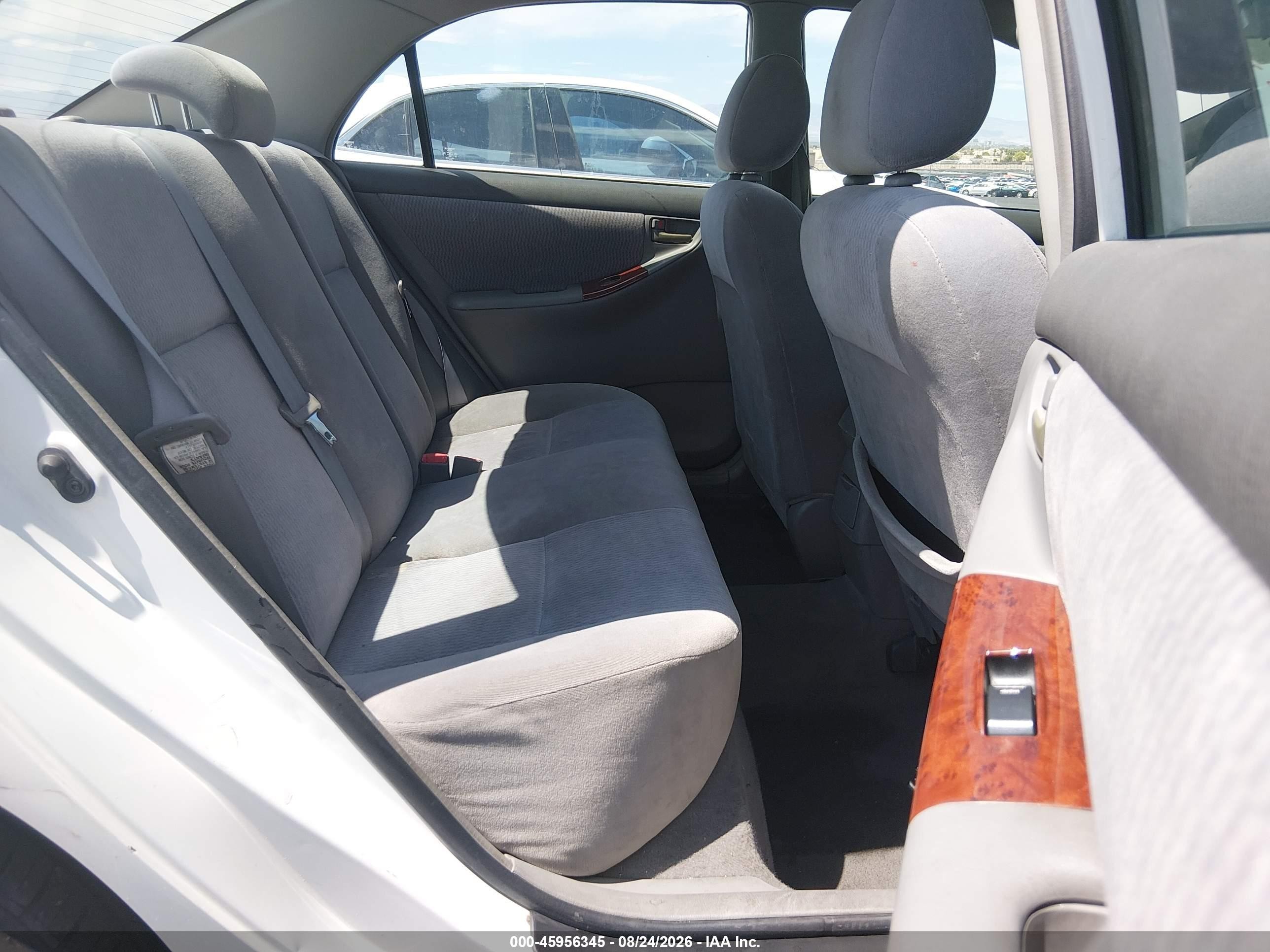 2005 Toyota Corolla Le Белый vin: JTDBR32E652063656