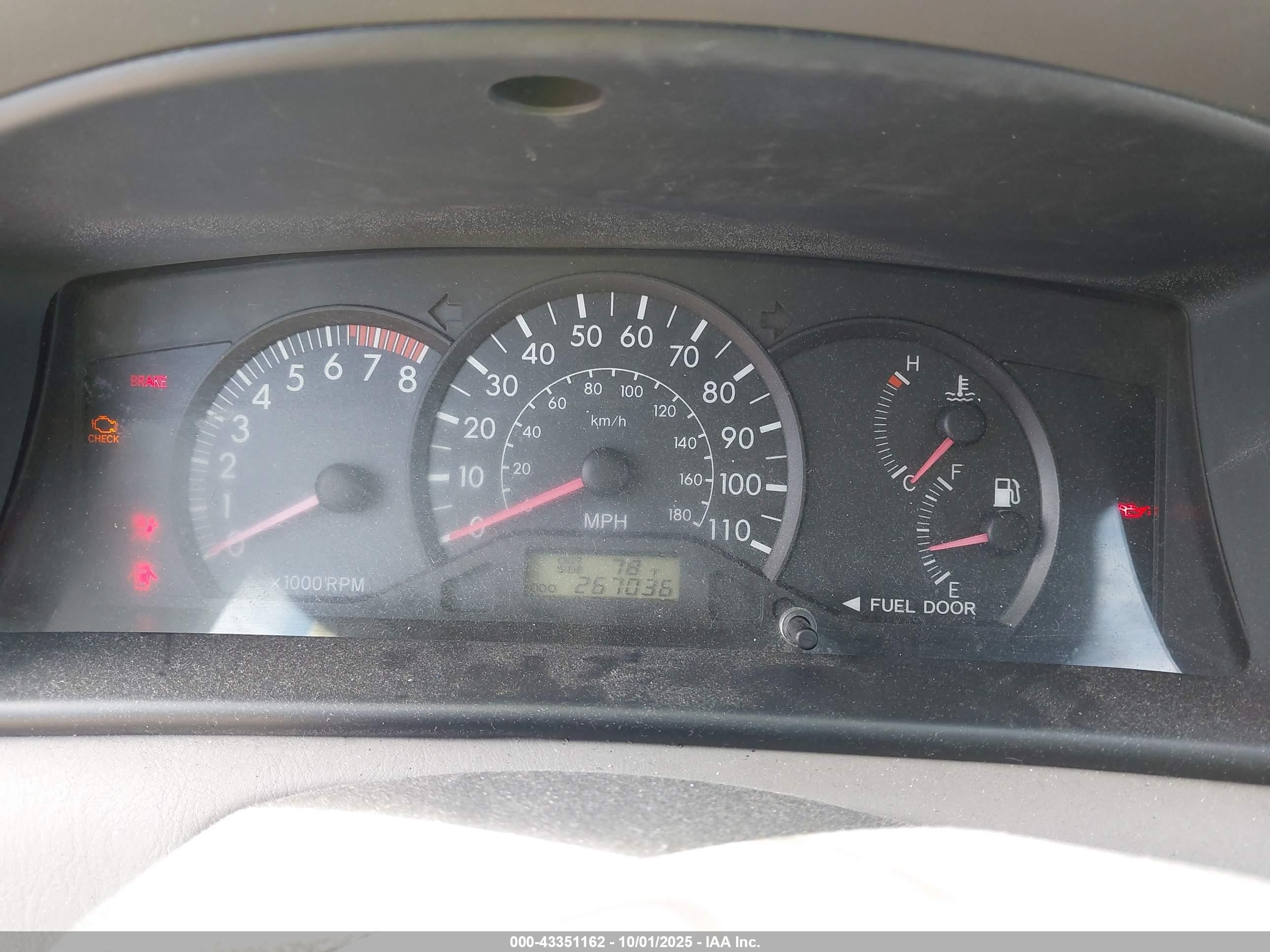 2007 Toyota Corolla Ce Серебряный vin: JTDBR32E670100414