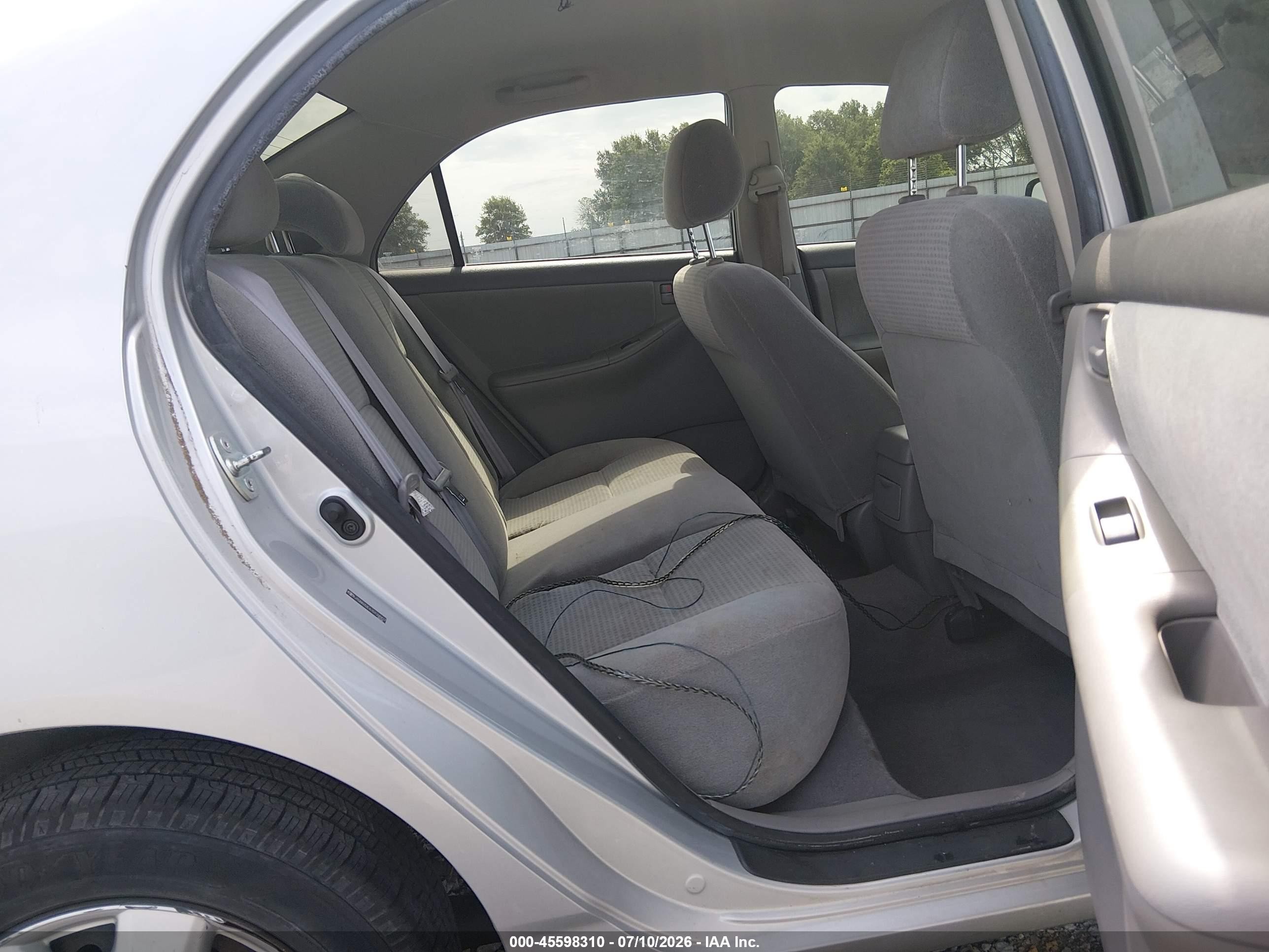 2007 Toyota Corolla Ce Silver vin: JTDBR32E670124907
