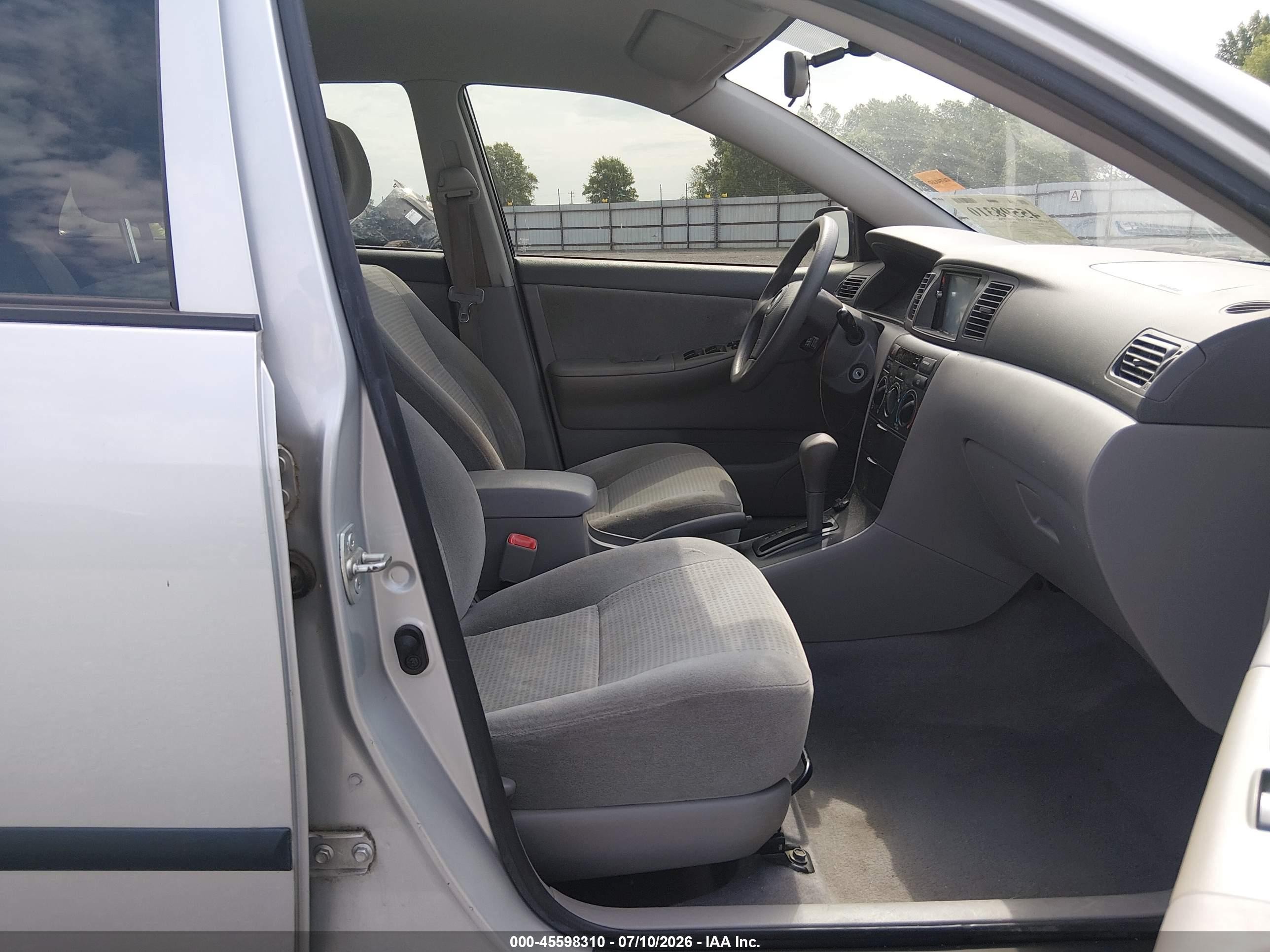 2007 Toyota Corolla Ce Silver vin: JTDBR32E670124907