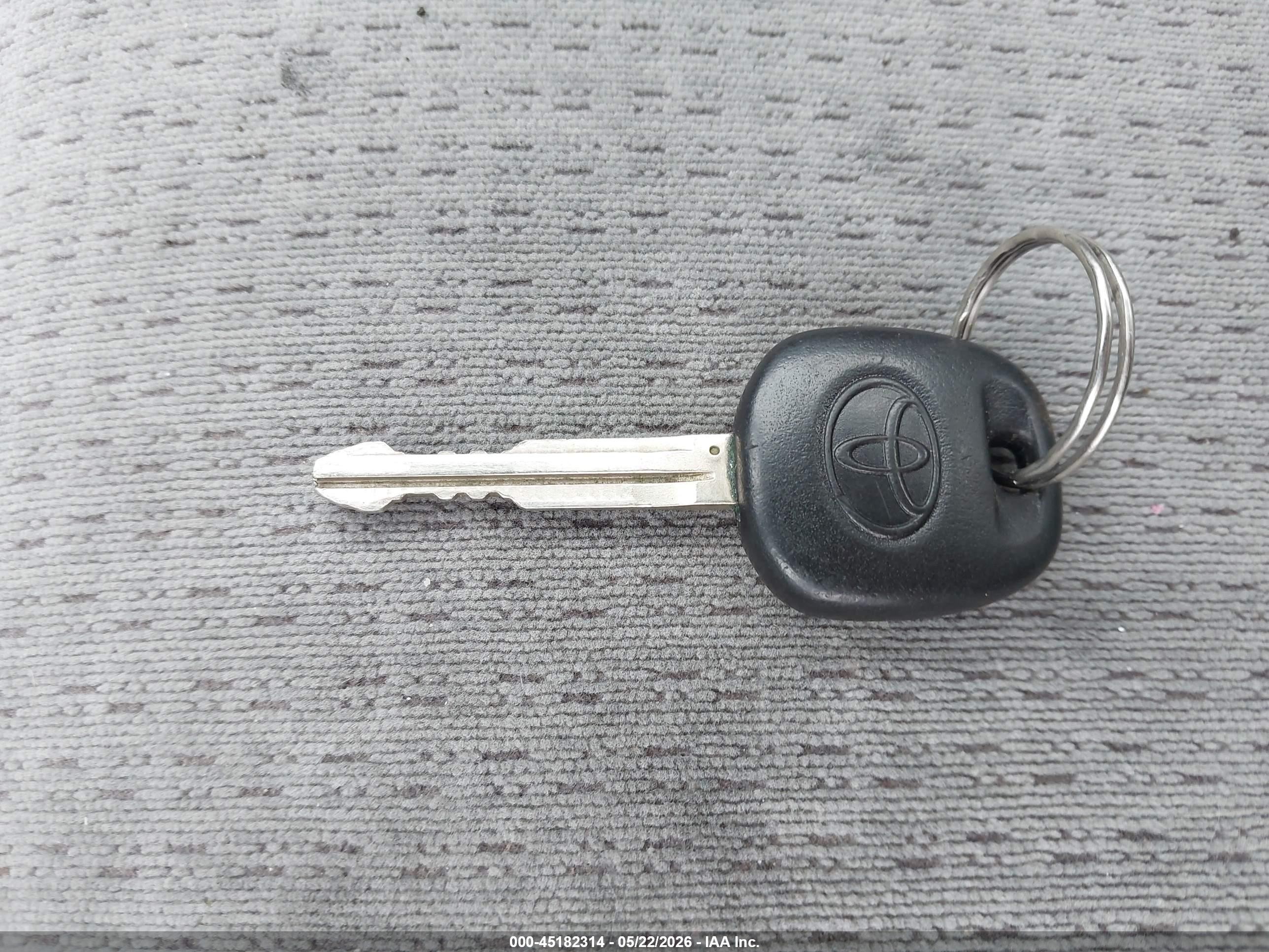 2007 Toyota Corolla Ce Silver vin: JTDBR32E670127533