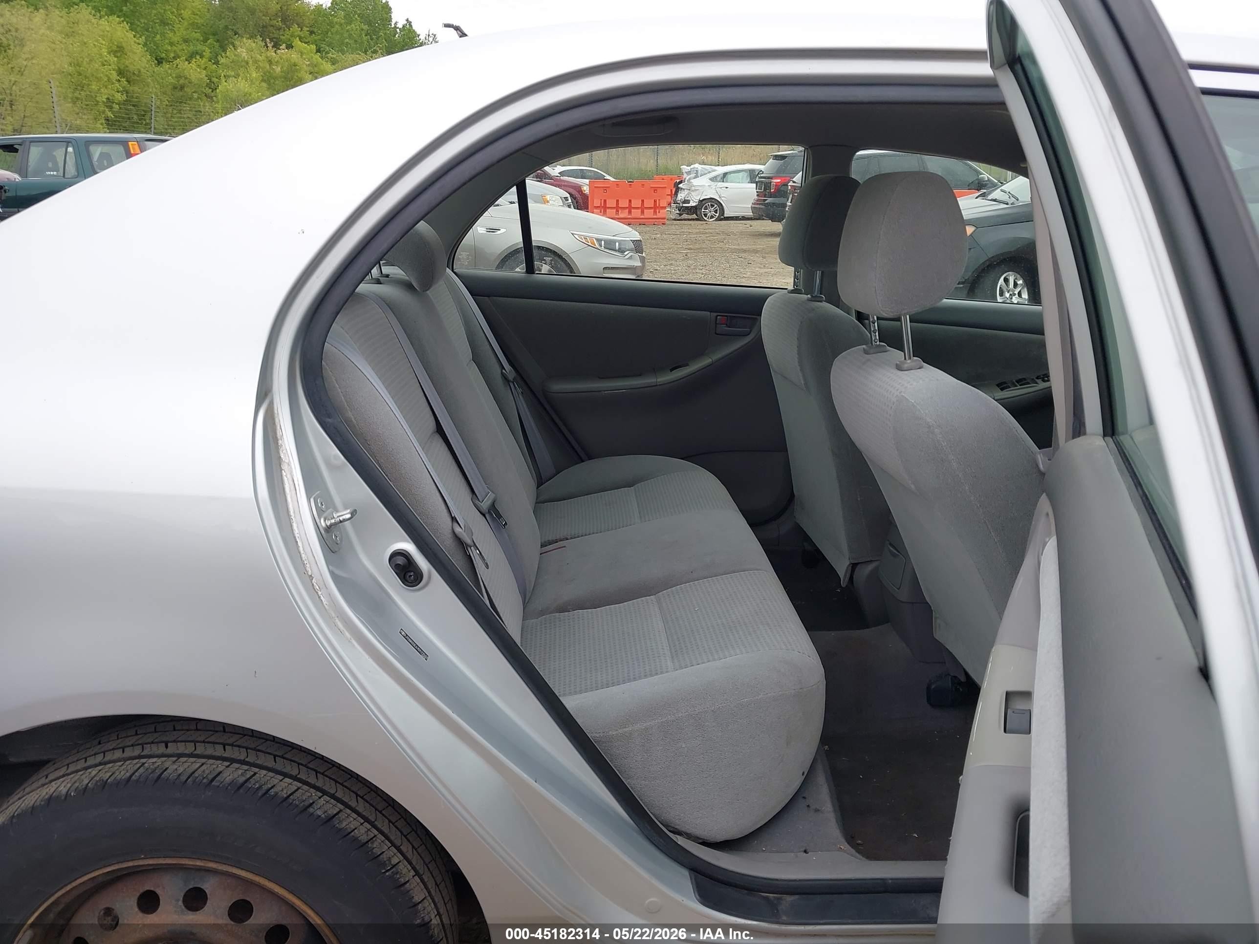 2007 Toyota Corolla Ce Silver vin: JTDBR32E670127533