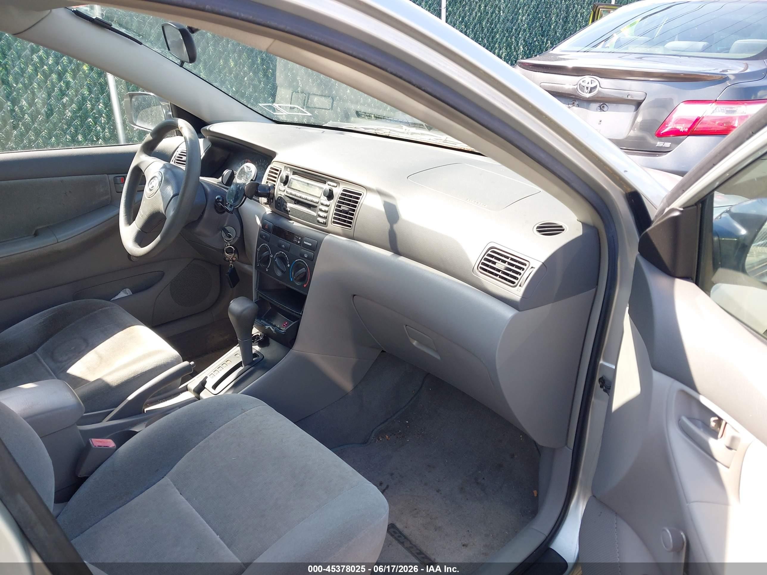 2003 Toyota Corolla Ce Серебряный vin: JTDBR32E730029301
