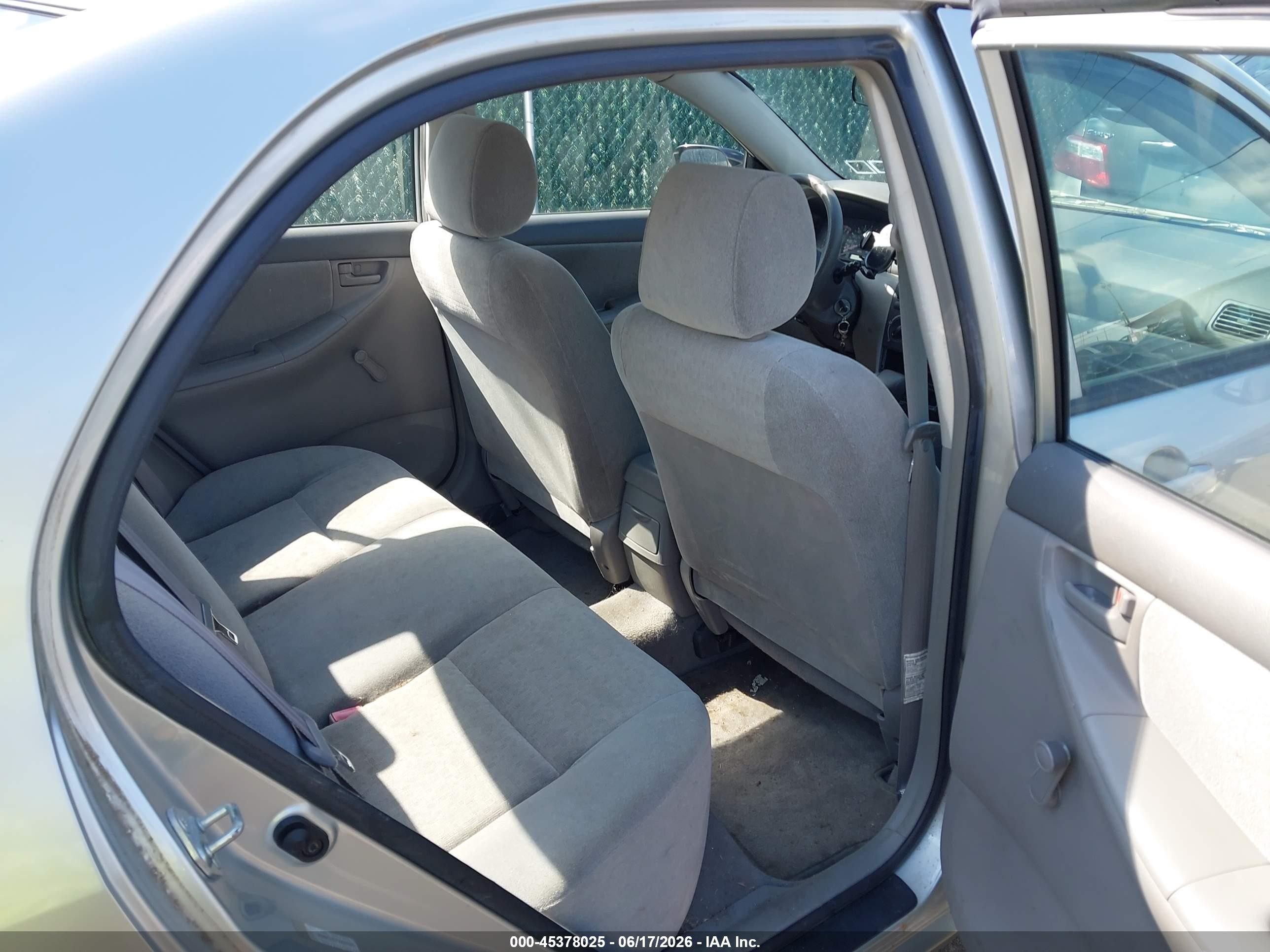 2003 Toyota Corolla Ce Серебряный vin: JTDBR32E730029301