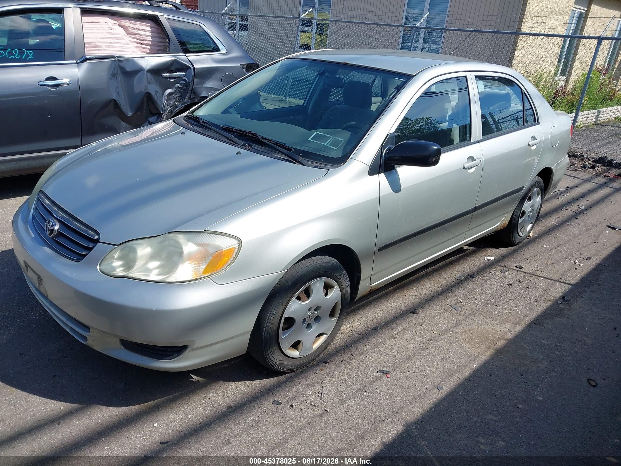 2003 Toyota Corolla Ce Серебряный vin: JTDBR32E730029301