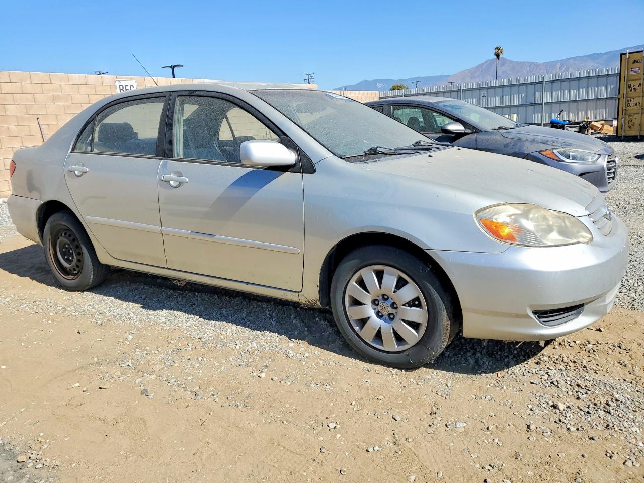 2004 Toyota Corolla Le Silver vin: JTDBR32E742020233