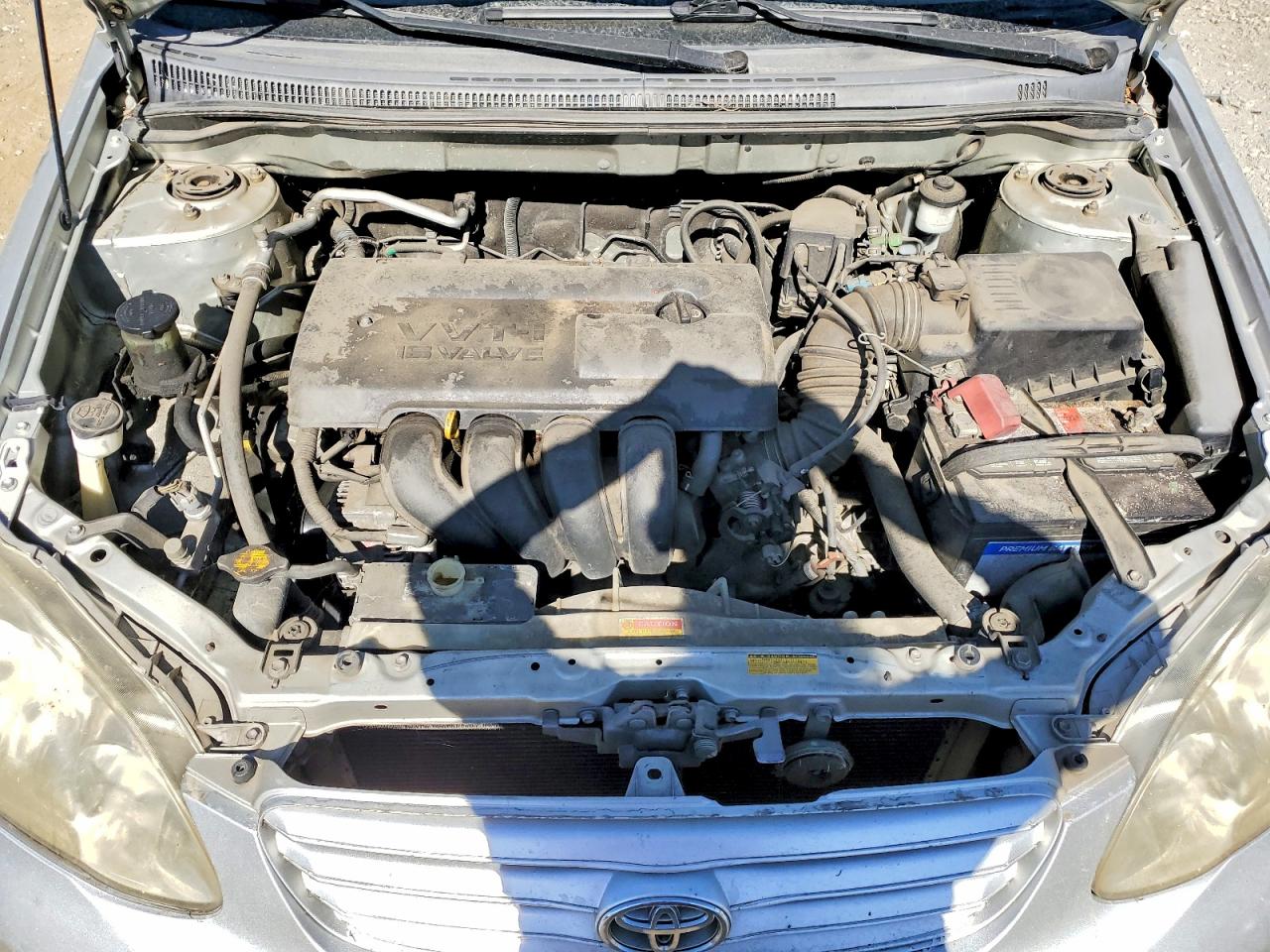 2004 Toyota Corolla Le Silver vin: JTDBR32E742020233