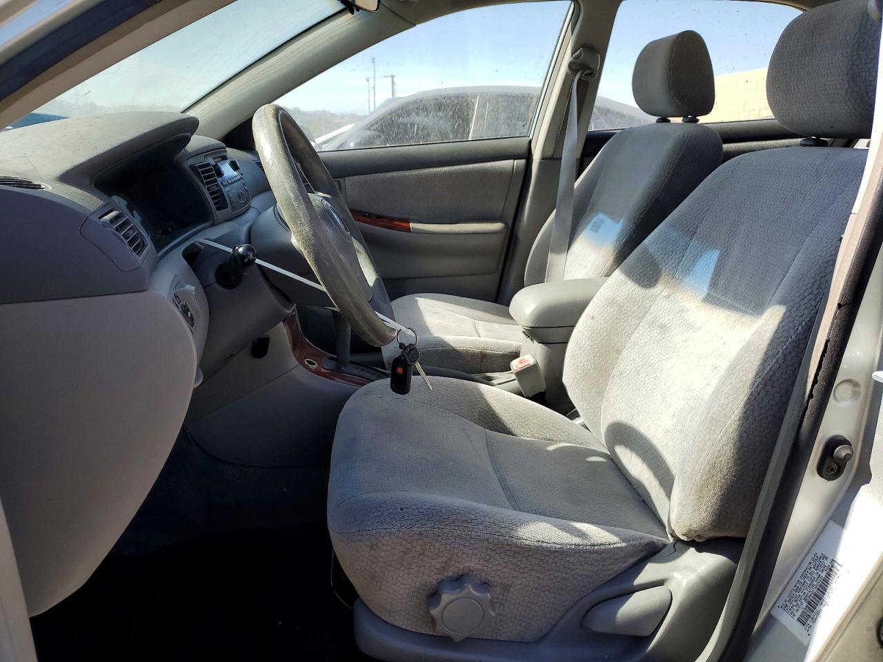2004 Toyota Corolla Le Silver vin: JTDBR32E742020233