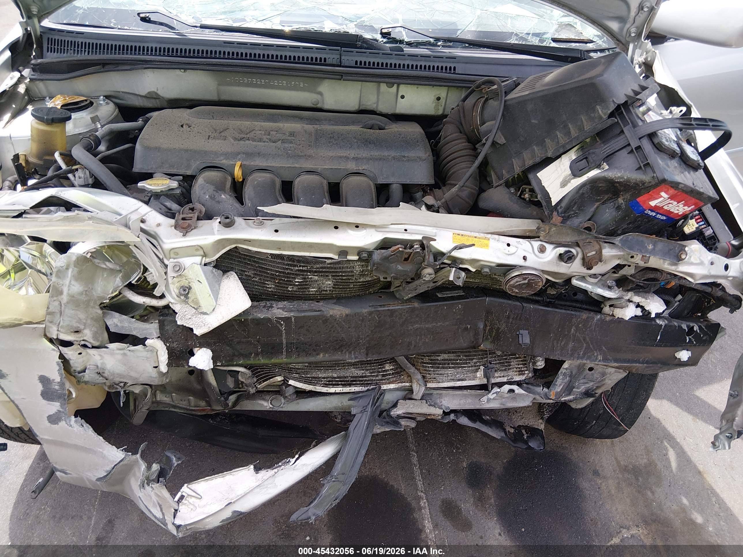 2004 Toyota Corolla Le Серебряный vin: JTDBR32E742031975