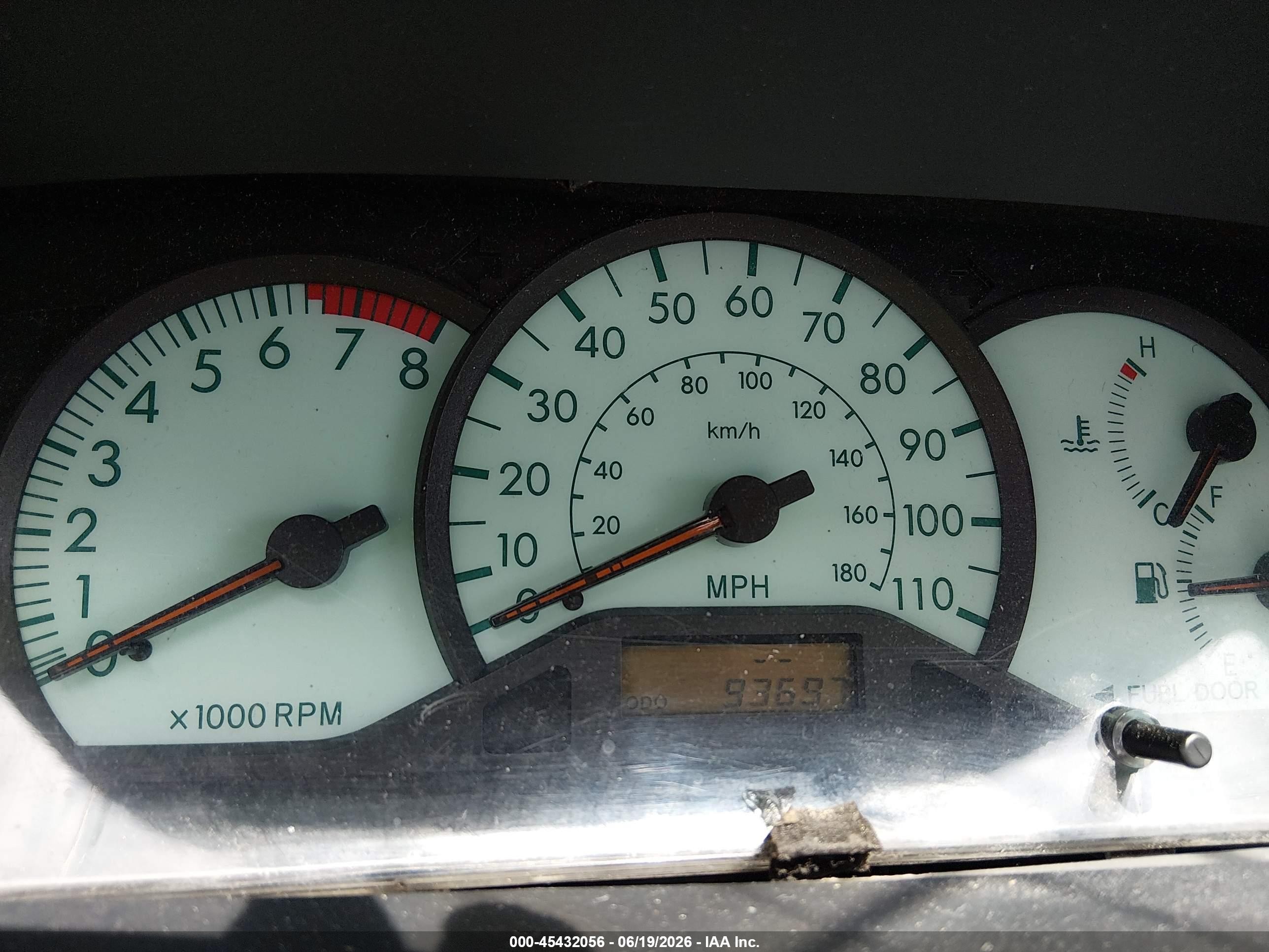 2004 Toyota Corolla Le Серебряный vin: JTDBR32E742031975