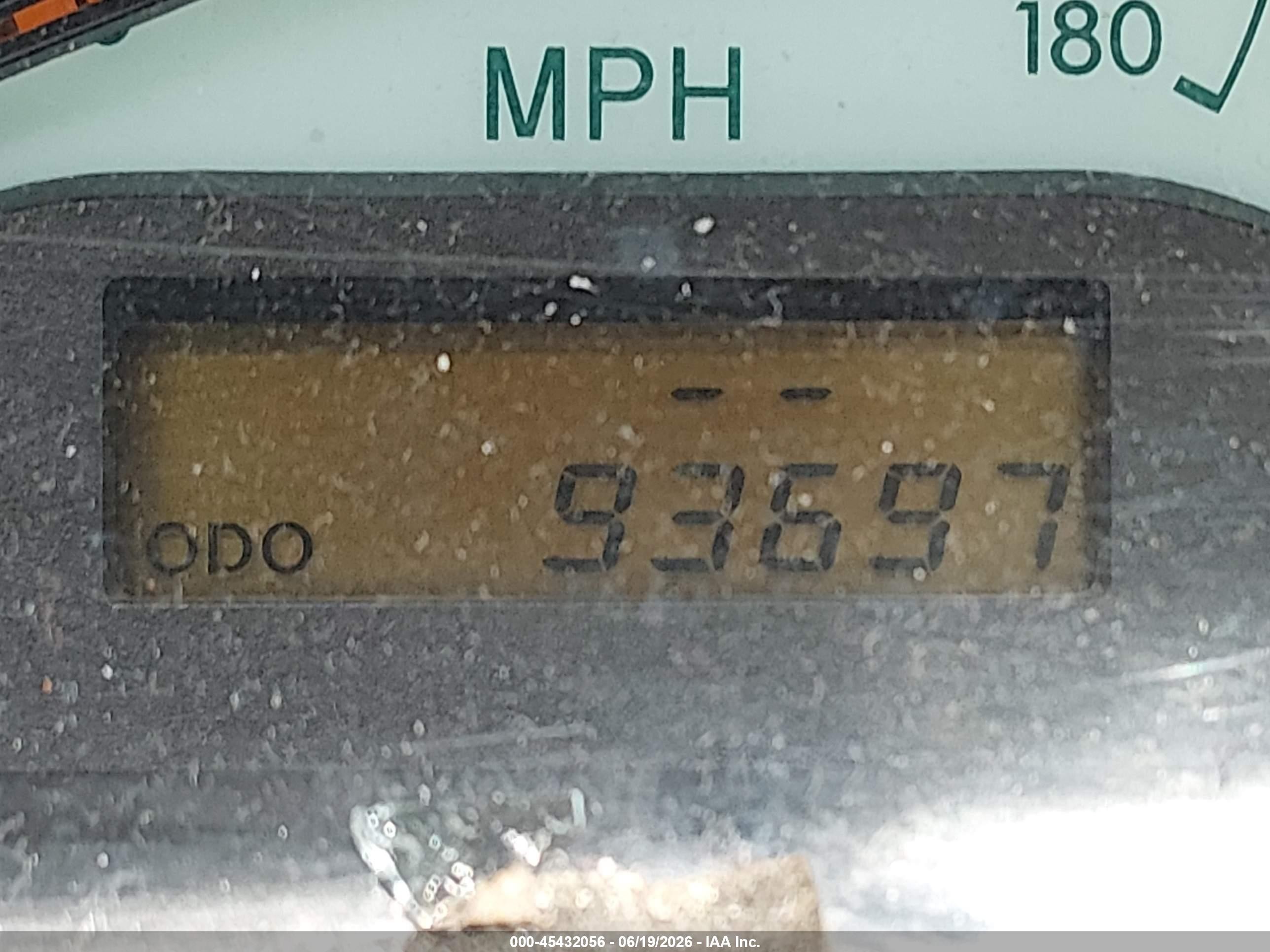2004 Toyota Corolla Le Серебряный vin: JTDBR32E742031975
