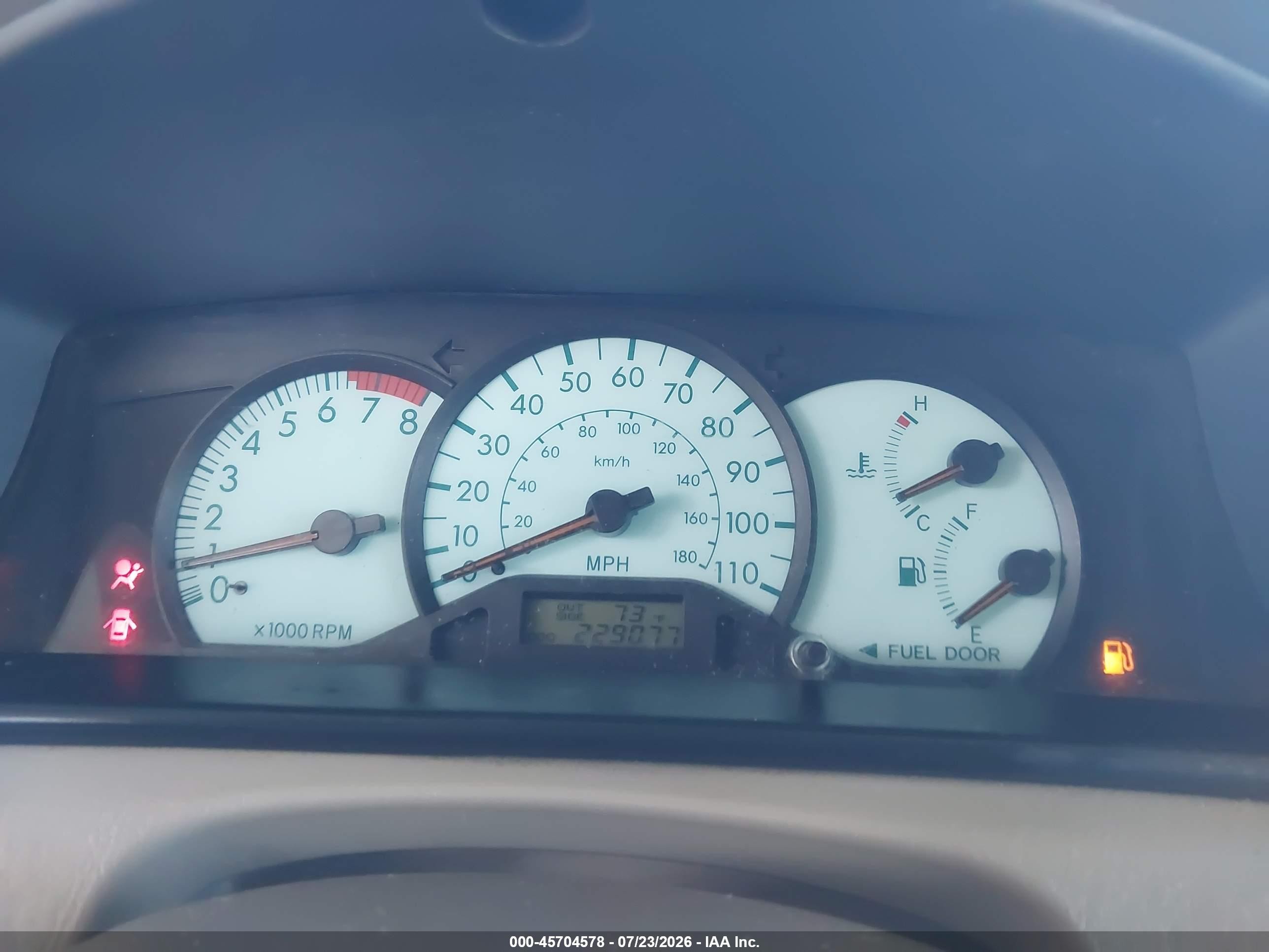 2004 Toyota Corolla Le Blue vin: JTDBR32E742033919
