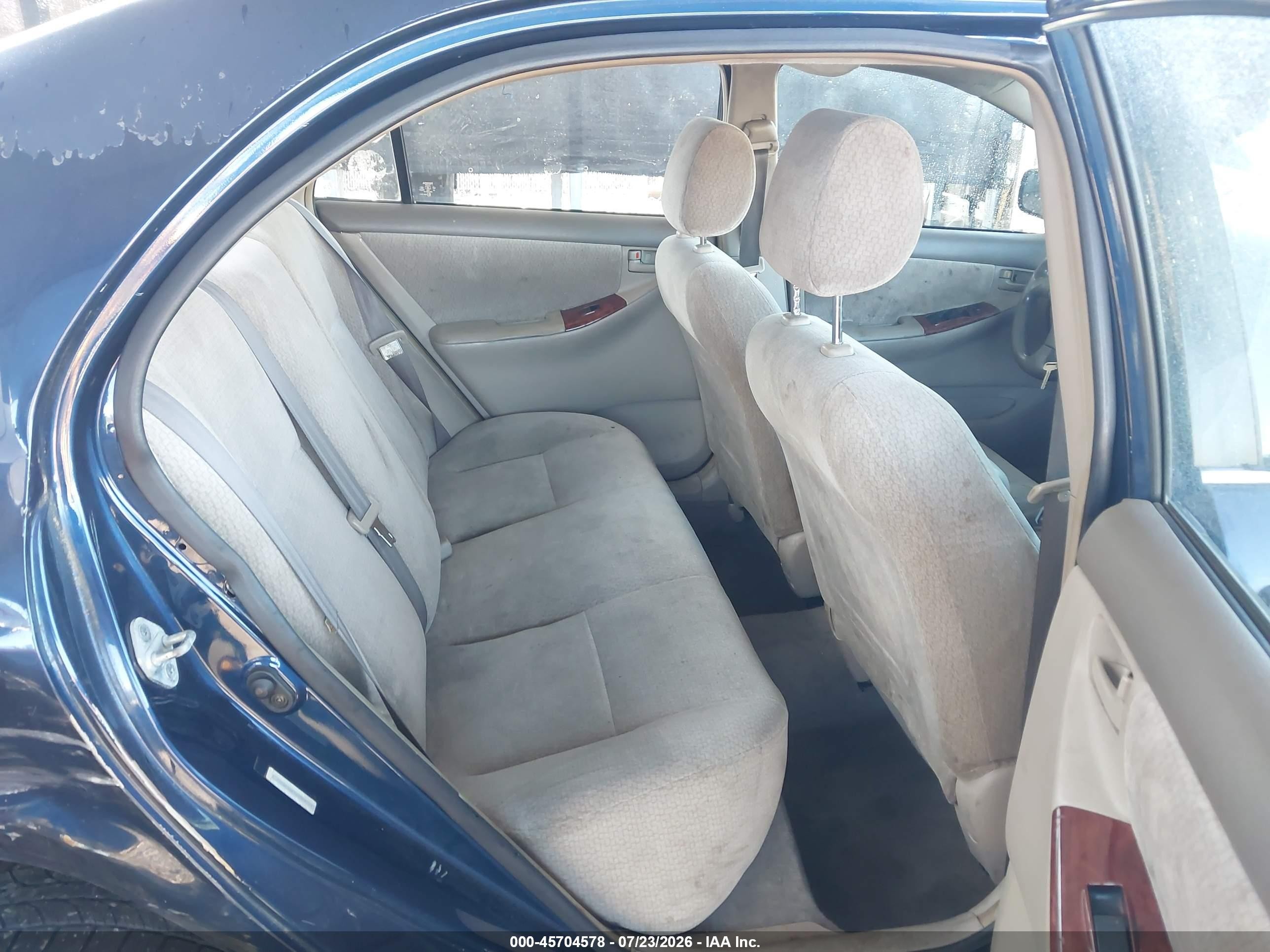 2004 Toyota Corolla Le Blue vin: JTDBR32E742033919