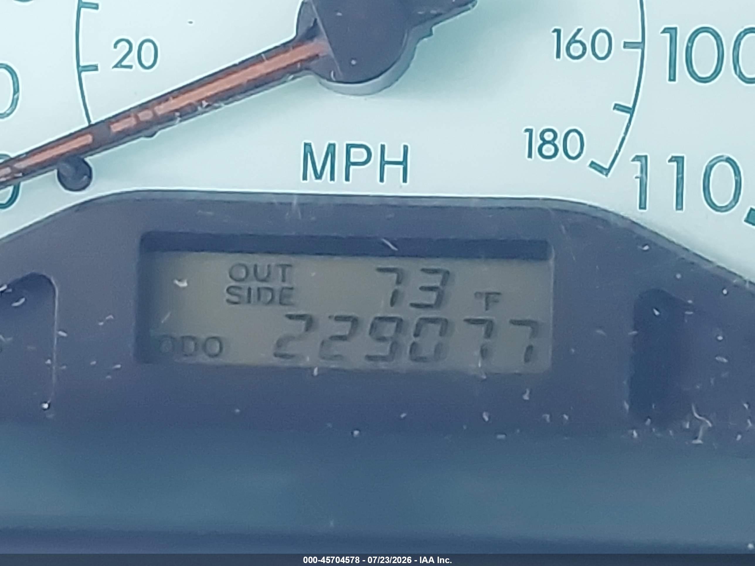 2004 Toyota Corolla Le Blue vin: JTDBR32E742033919