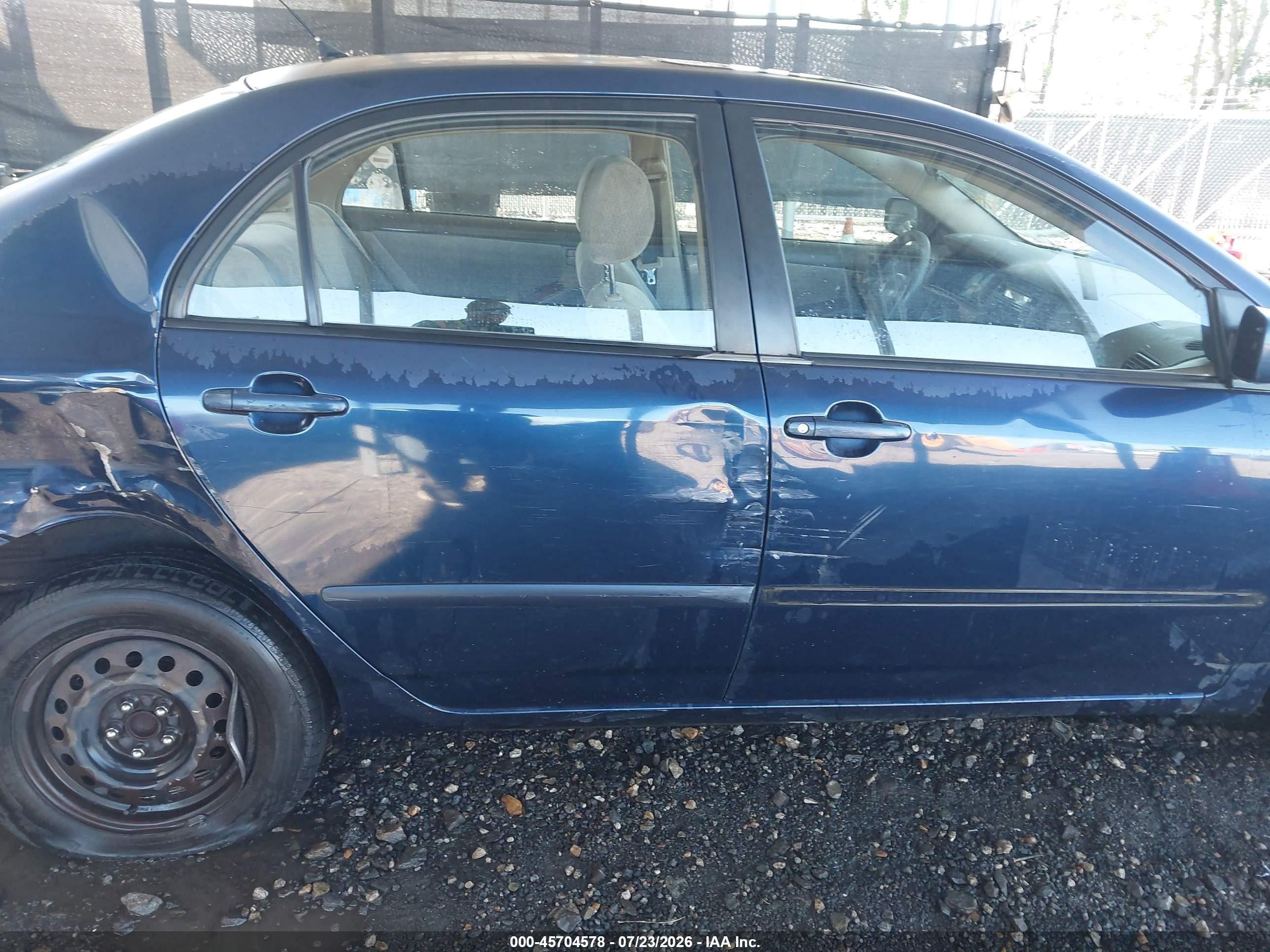 2004 Toyota Corolla Le Blue vin: JTDBR32E742033919